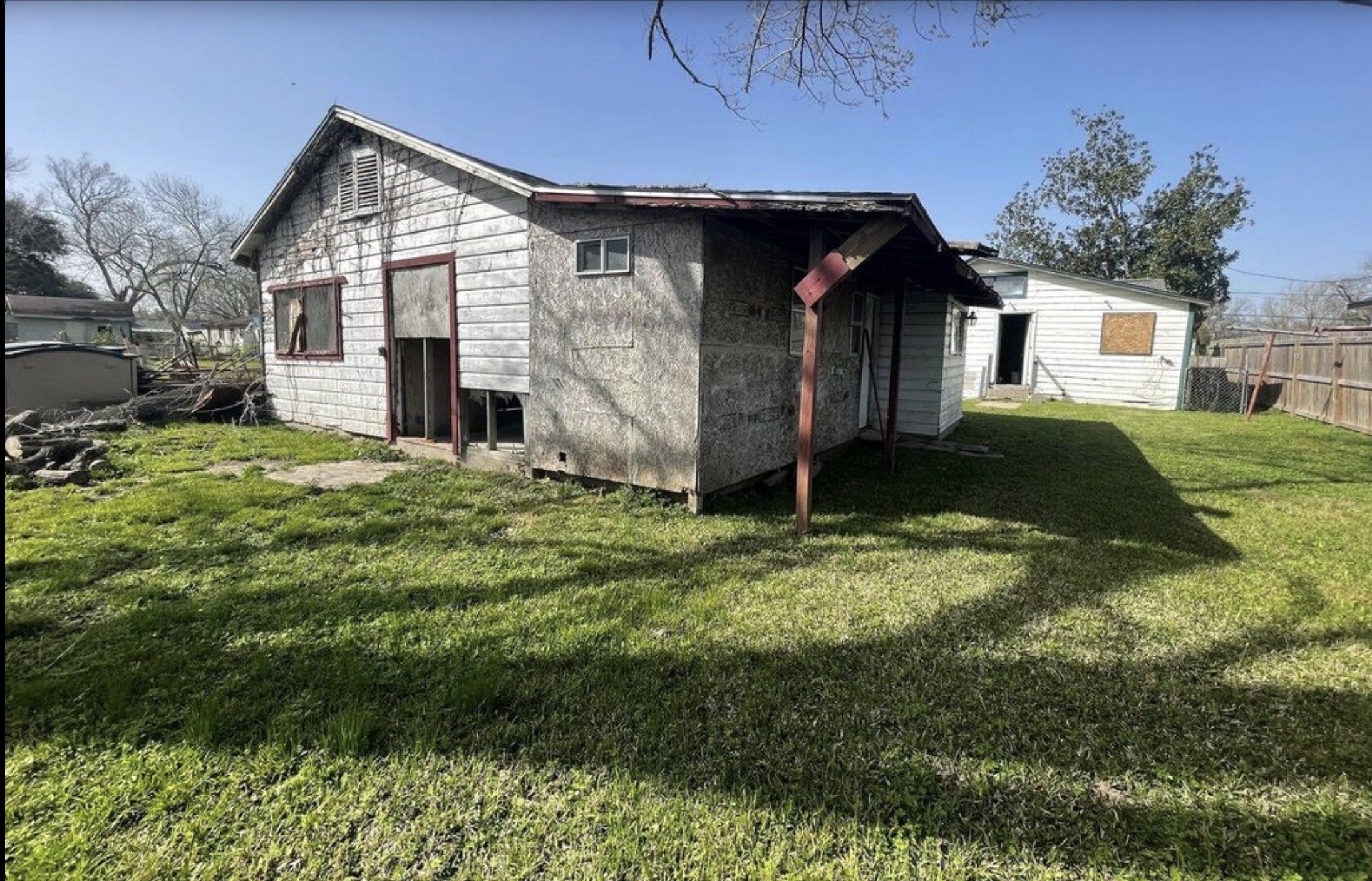213 E Bernard Street Property Photo 5