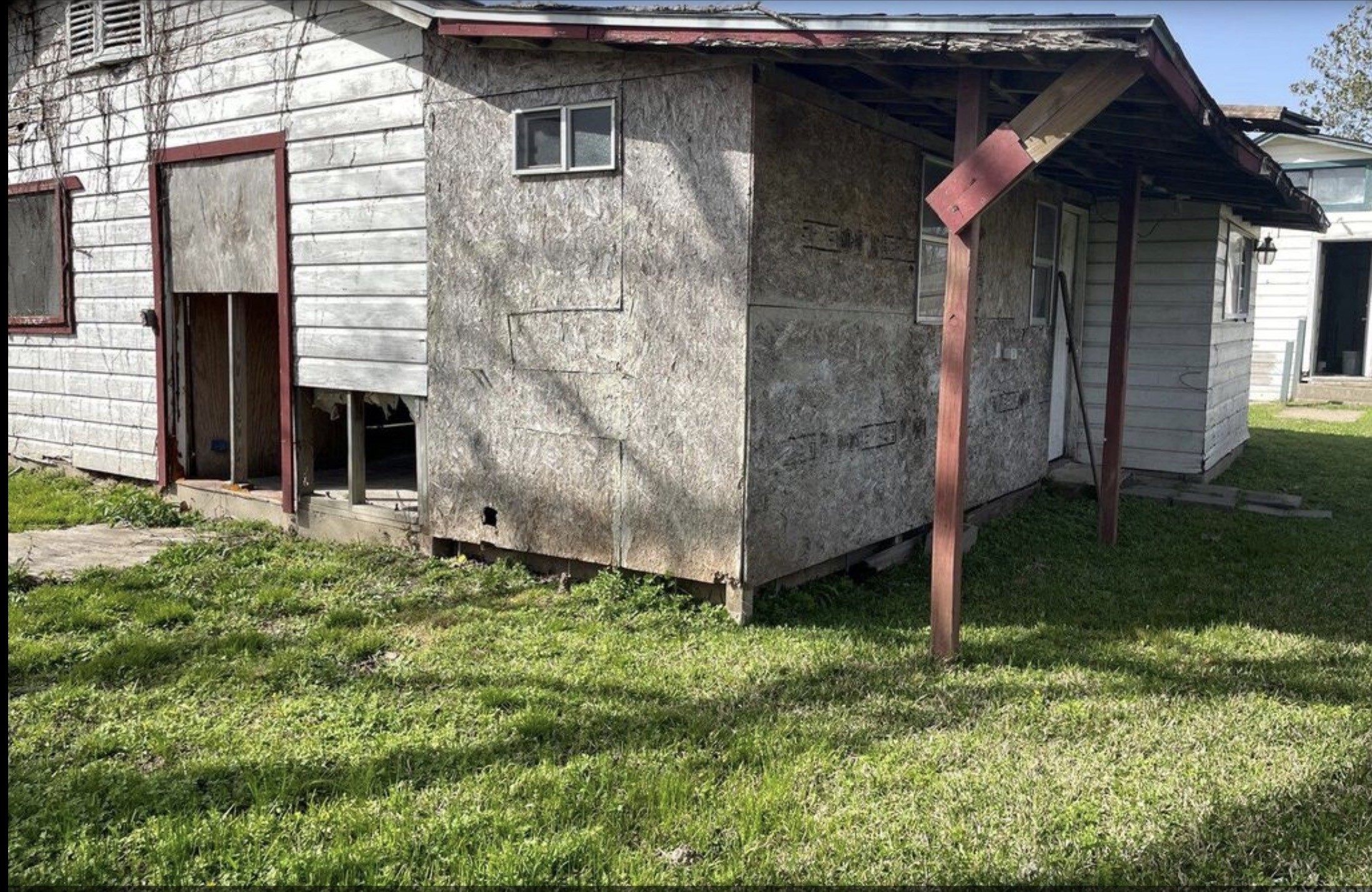 213 E Bernard Street Property Photo 7