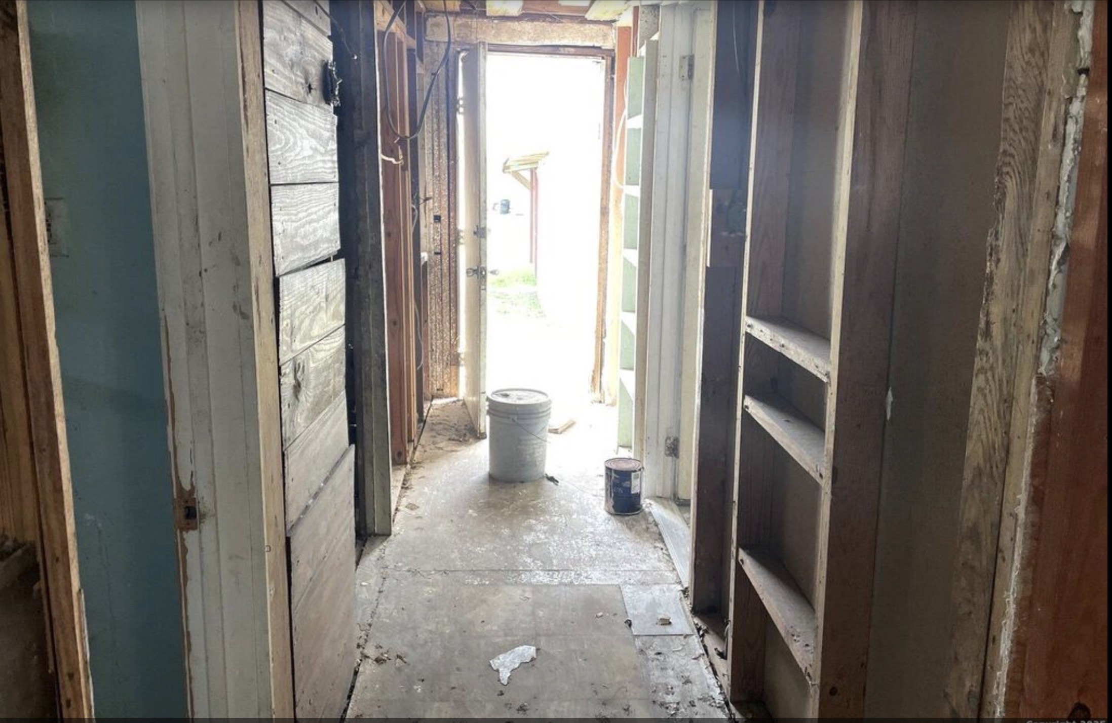 213 E Bernard Street Property Photo 10
