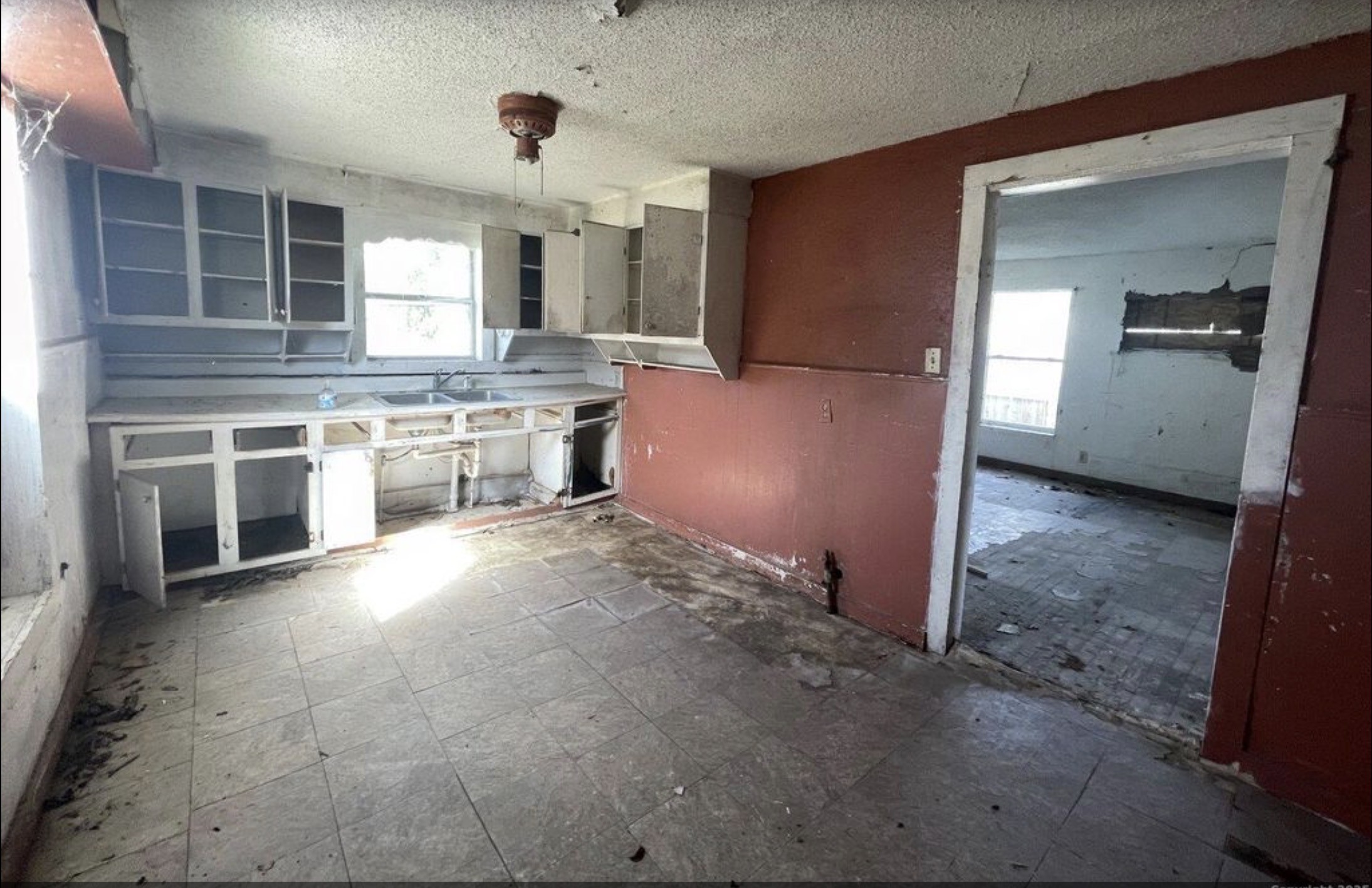213 E Bernard Street Property Photo 11