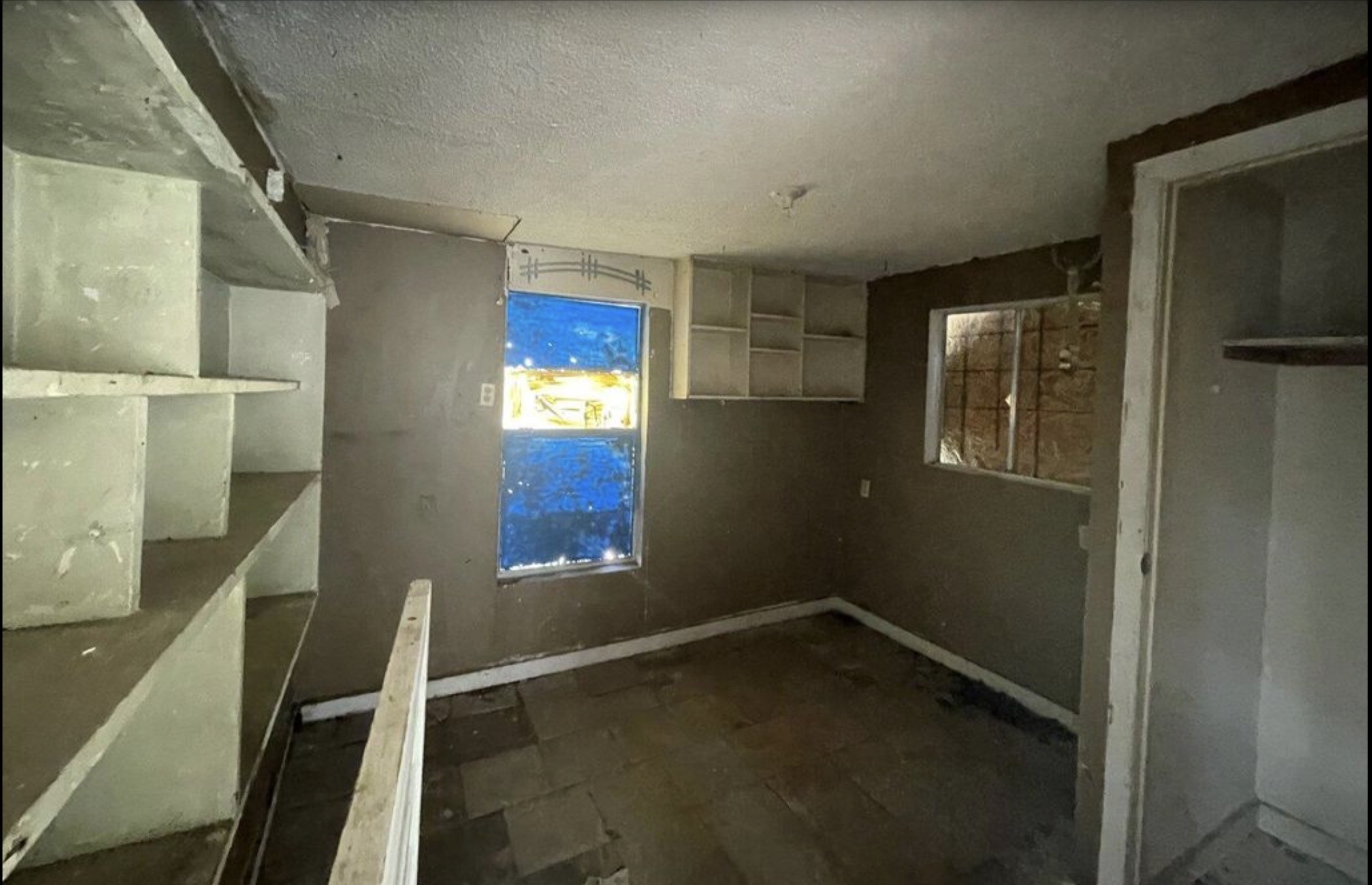 213 E Bernard Street Property Photo 17