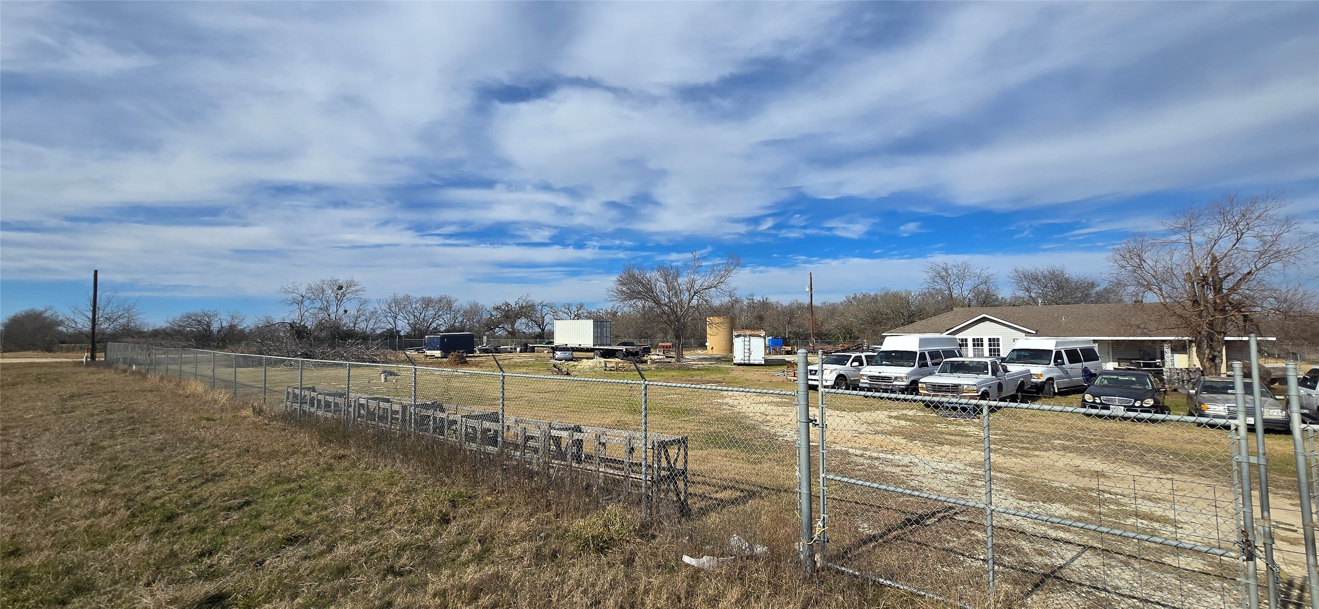 4099 State Highway 7 E Property Photo 2