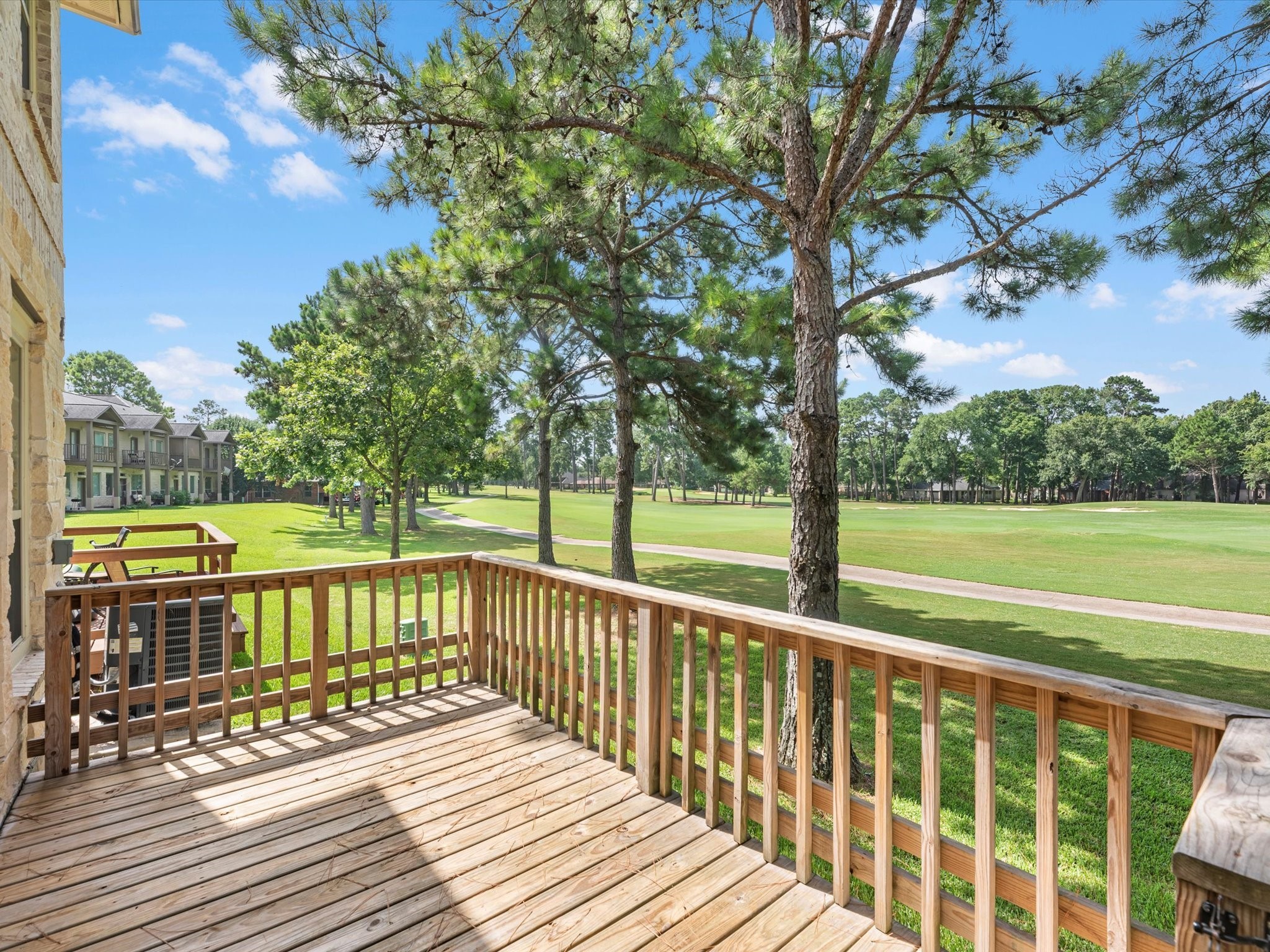 16020 Fountainview Drive 21 Property Photo 2