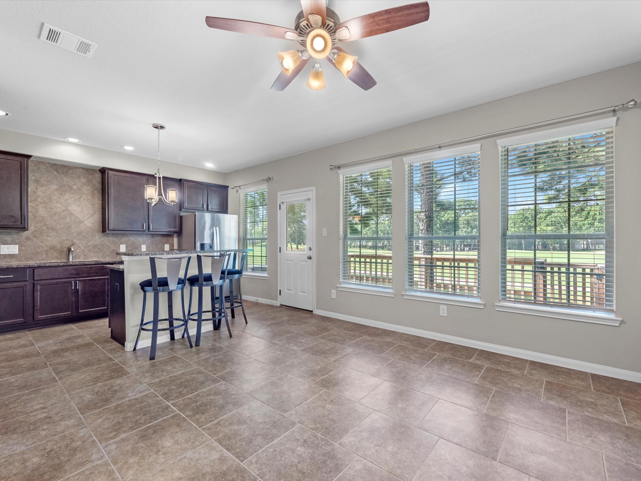 16020 Fountainview Drive 21 Property Photo 7