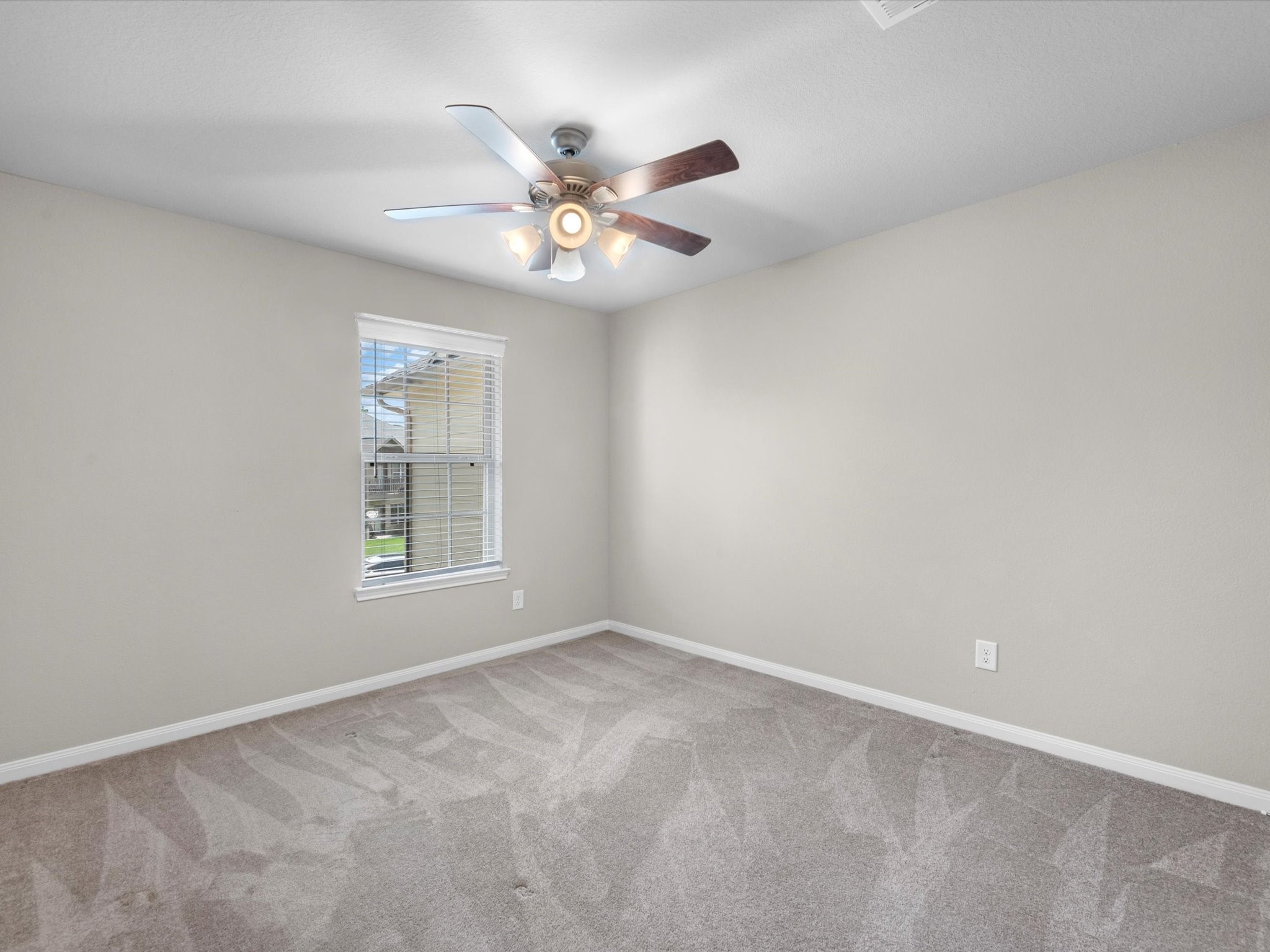 16020 Fountainview Drive 21 Property Photo 27