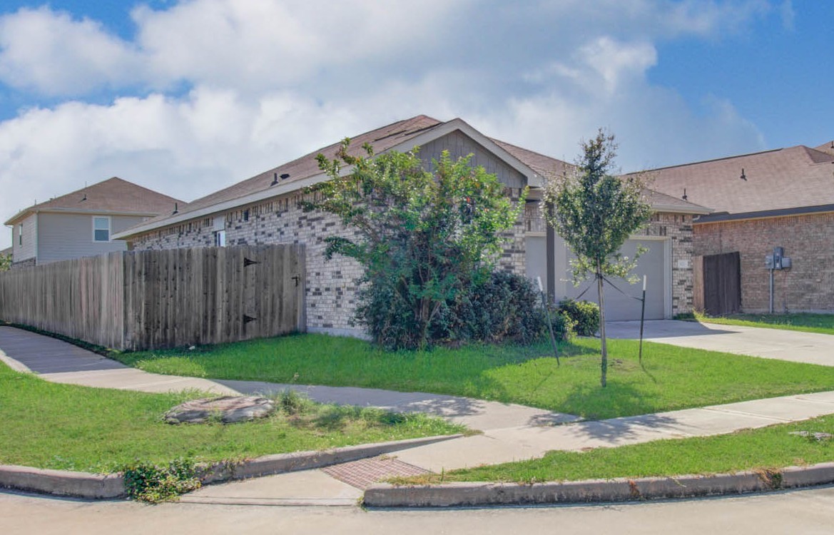 7122 Evitale Way Property Photo 4