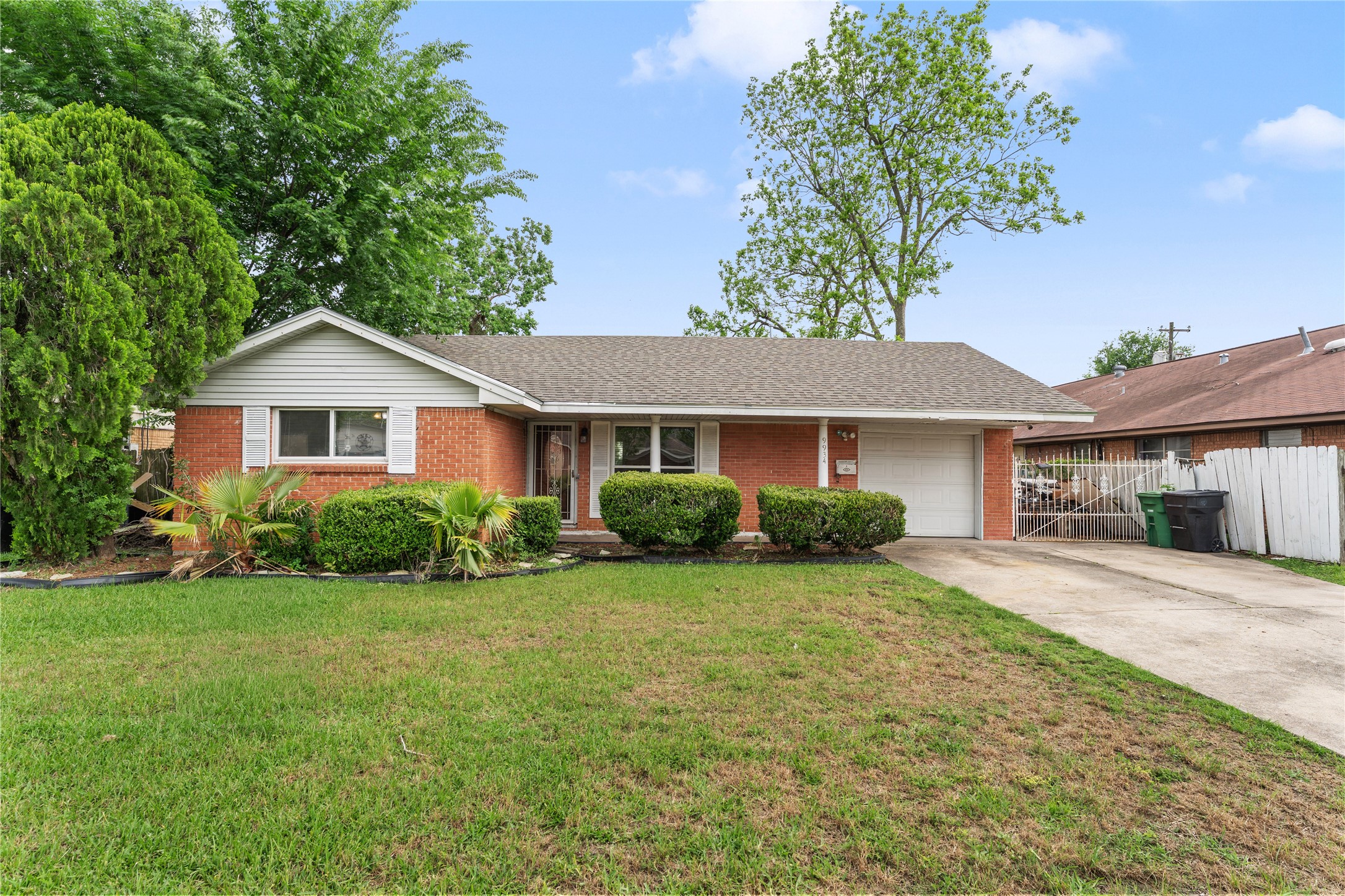 9934 Aves Street Property Photo 1