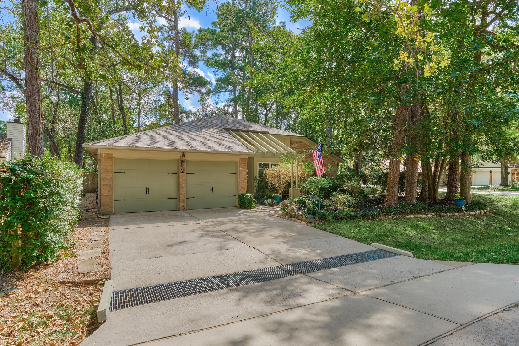 2 Rock Pine Court Property Photo 1