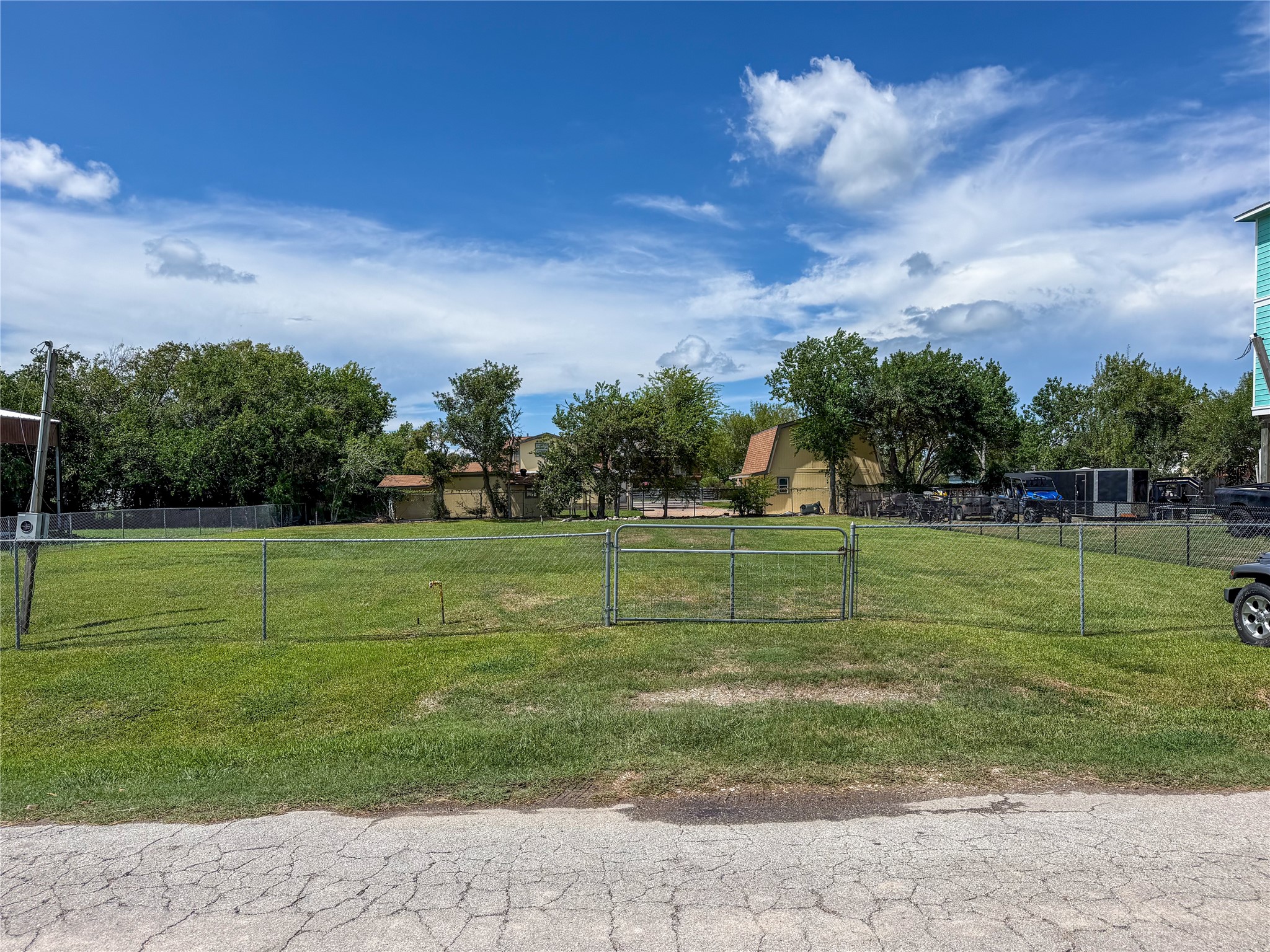 822 5th Street Property Photo 2