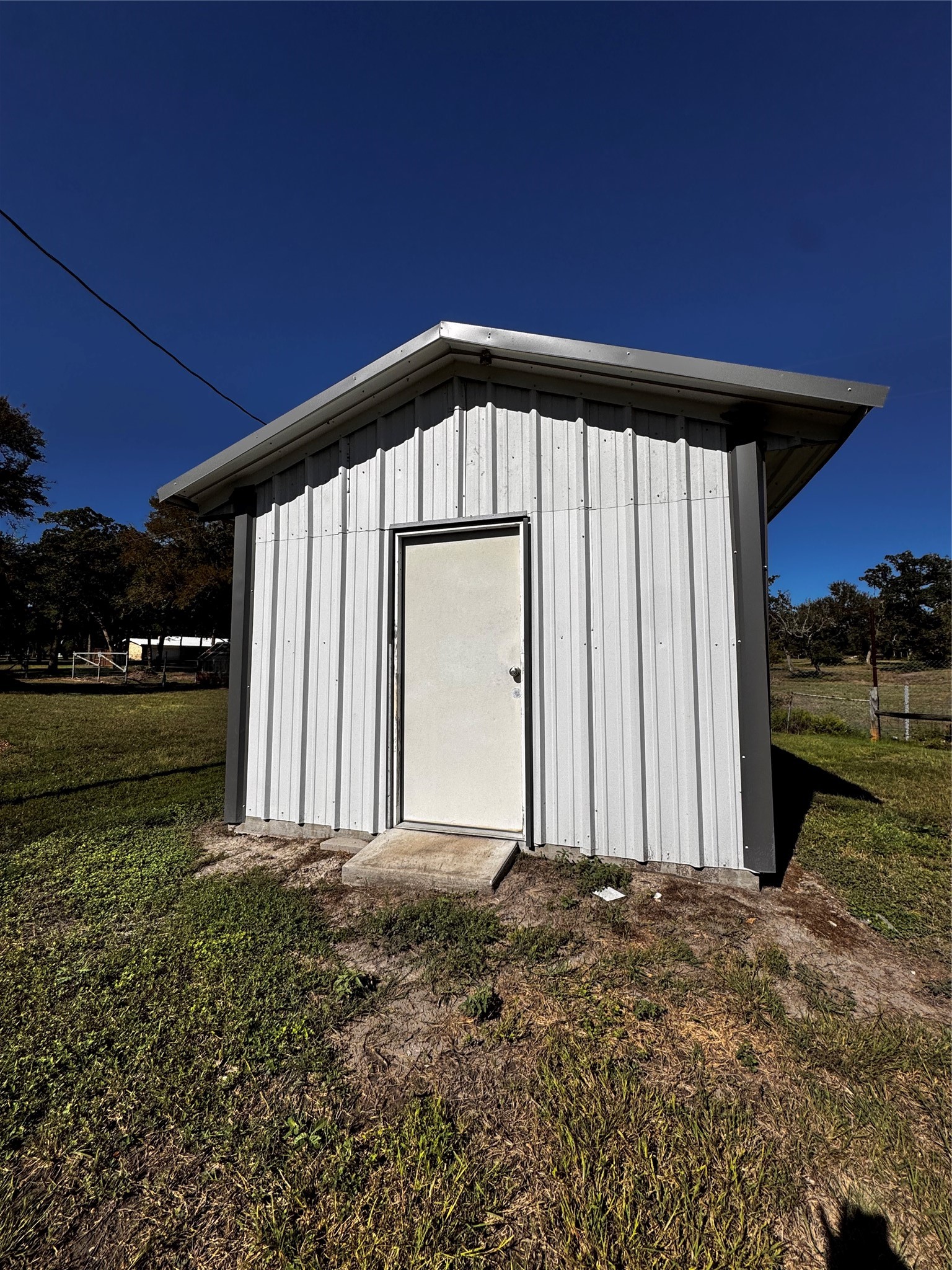7618 Meiners Property Photo 4