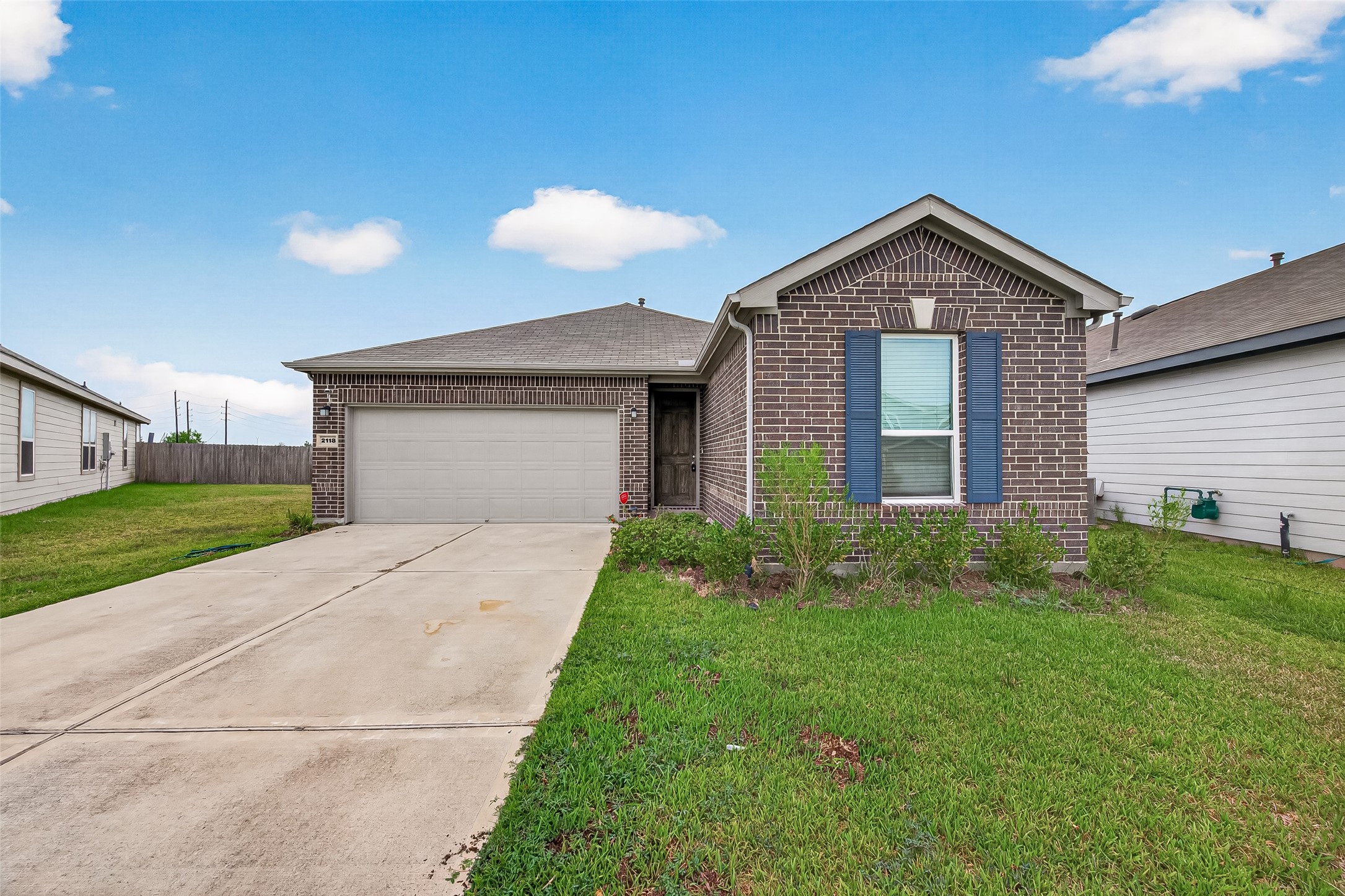 2118 Katalonia Lane Property Photo 4