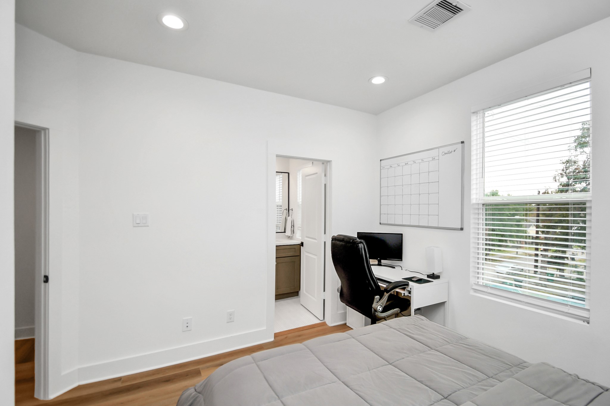 2015 Cochran Street Property Photo 33