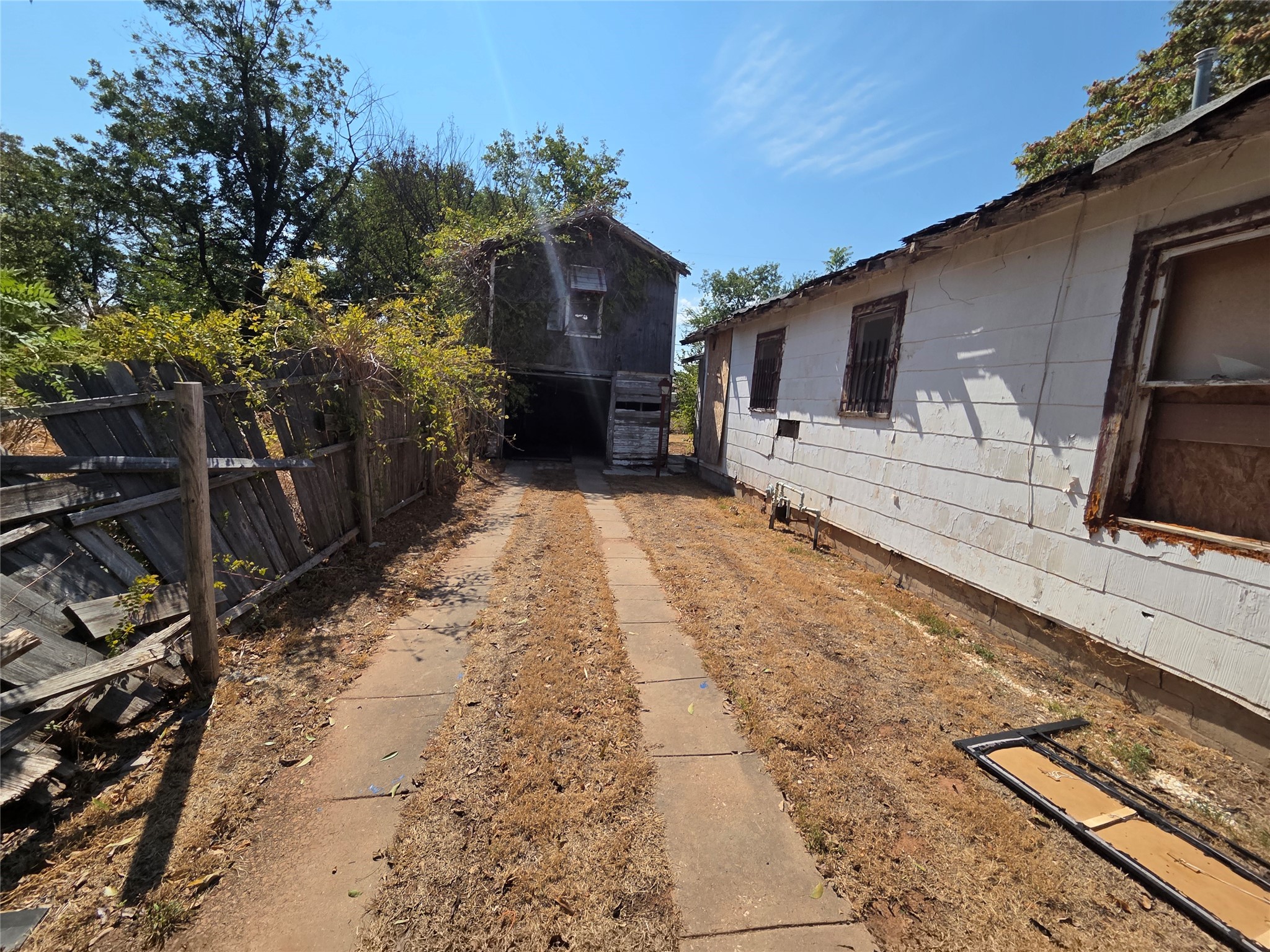 811 Tulsa Street Property Photo 2