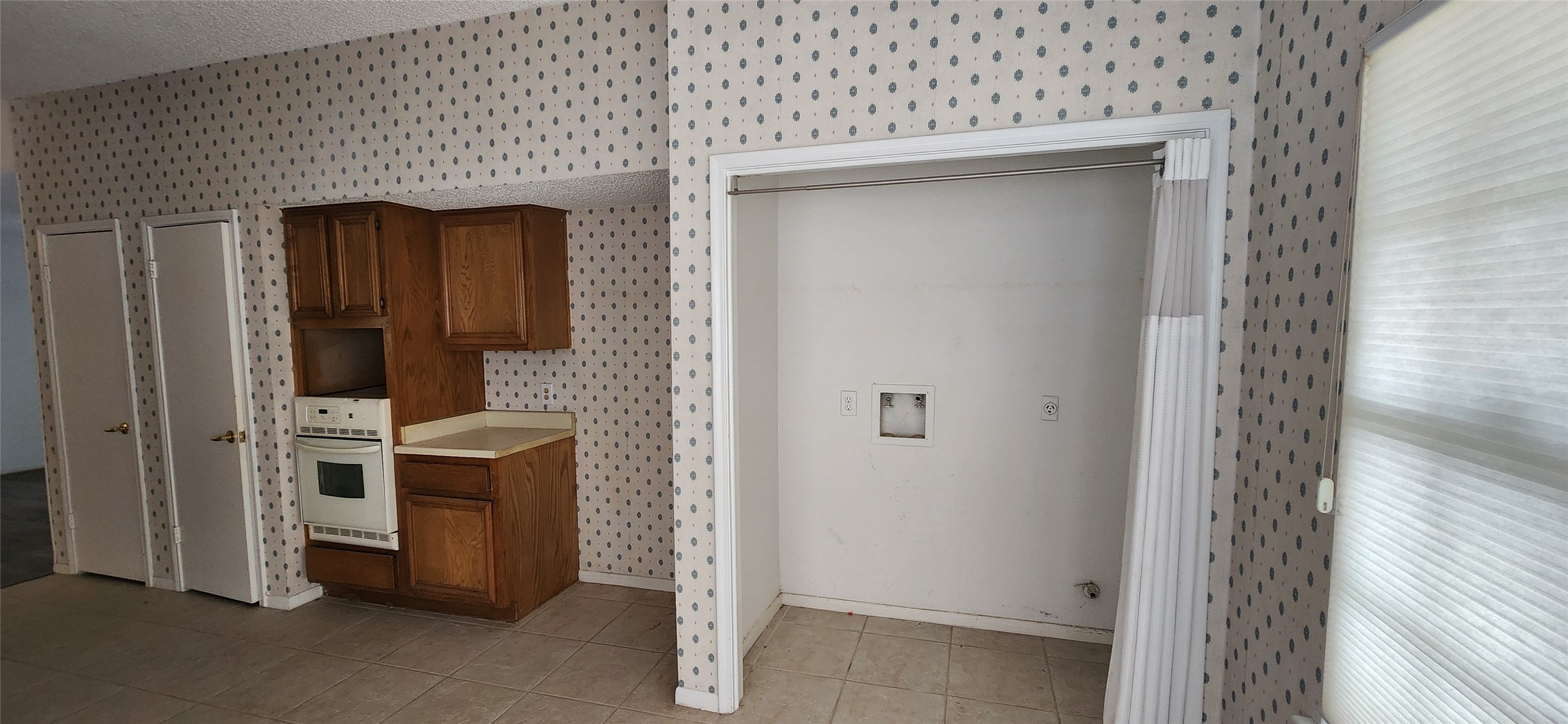 12838 Ashford Knoll Drive Property Photo 6