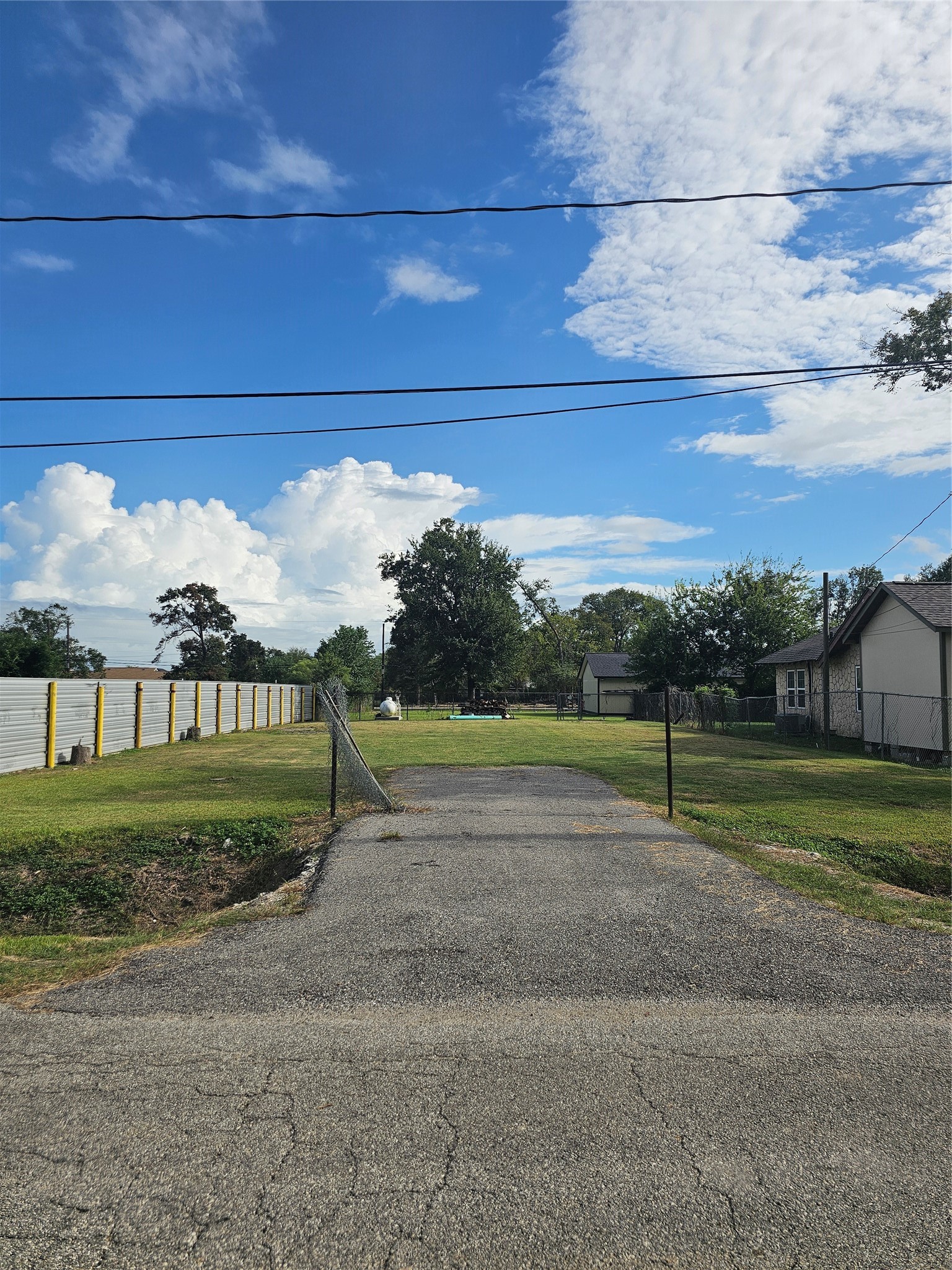 00 Laurelwood Drive Property Photo 3