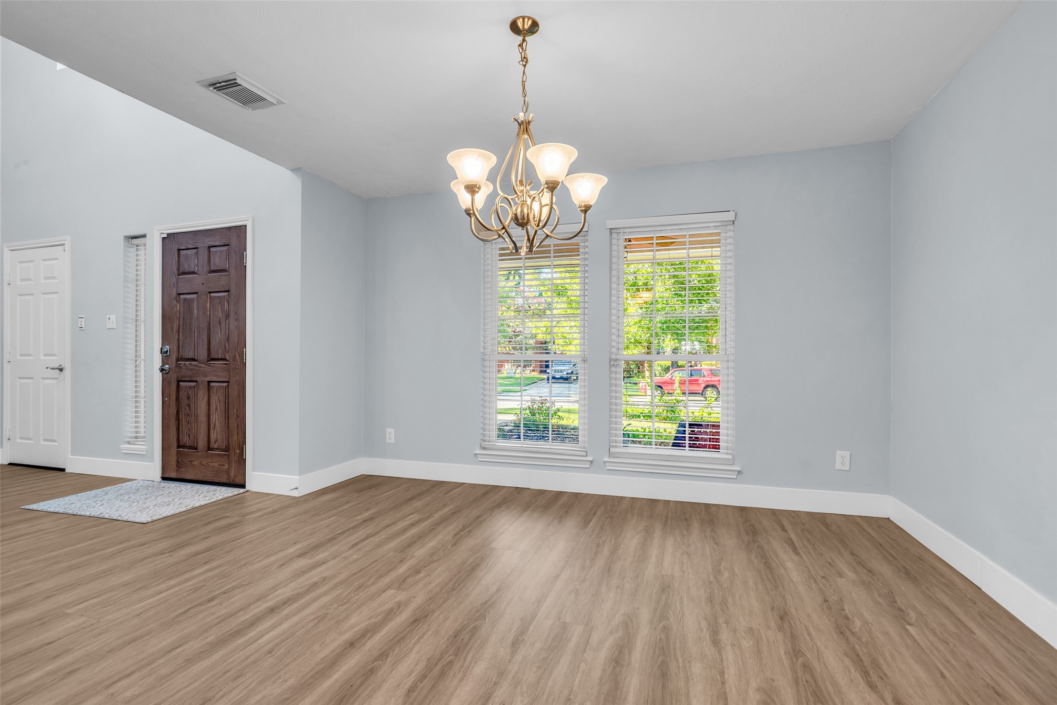 12722 Wolf Creek Court Property Photo 5