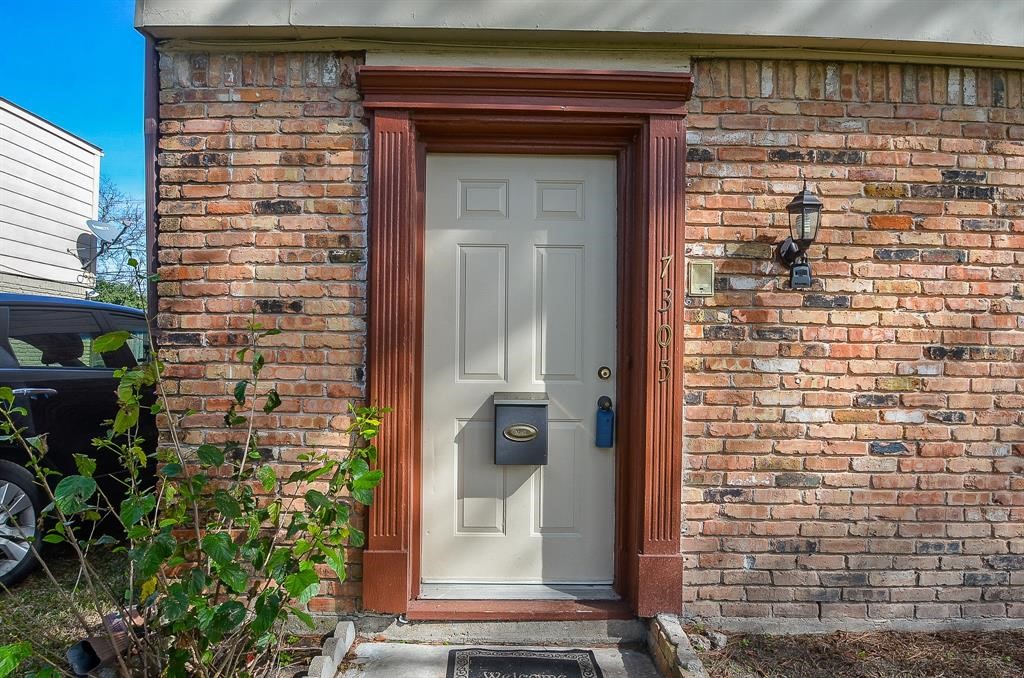 7305 S Gessner Road Property Photo 11
