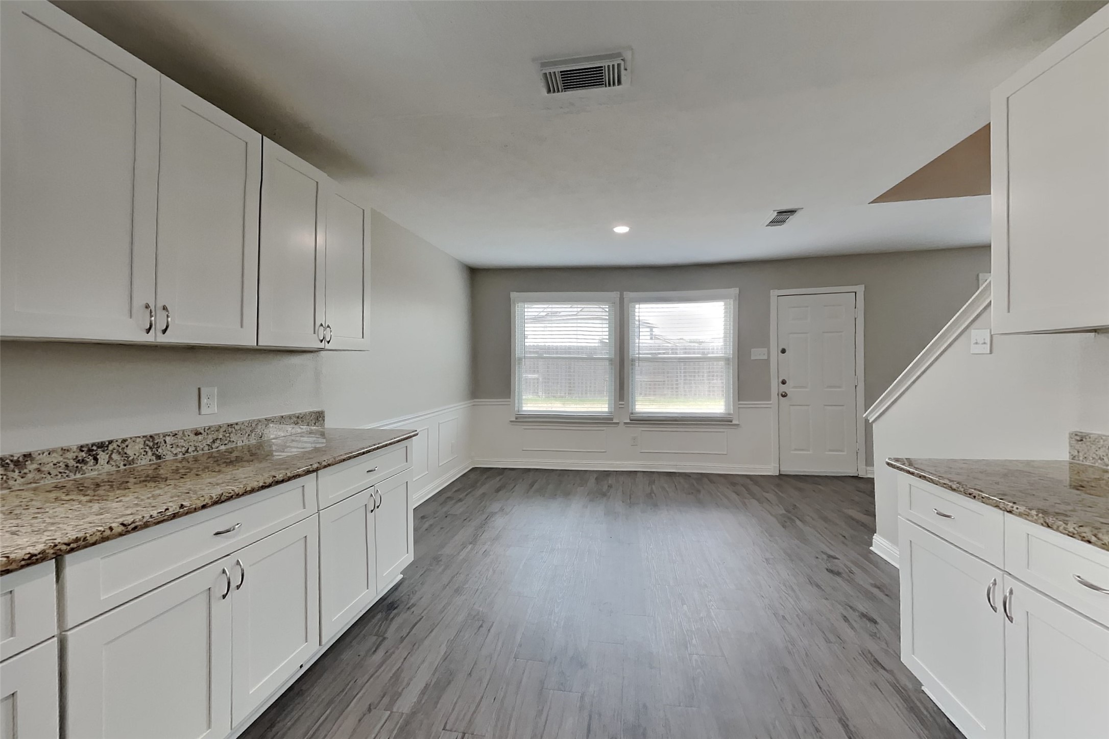 3143 Rainpark Lane Property Photo 4