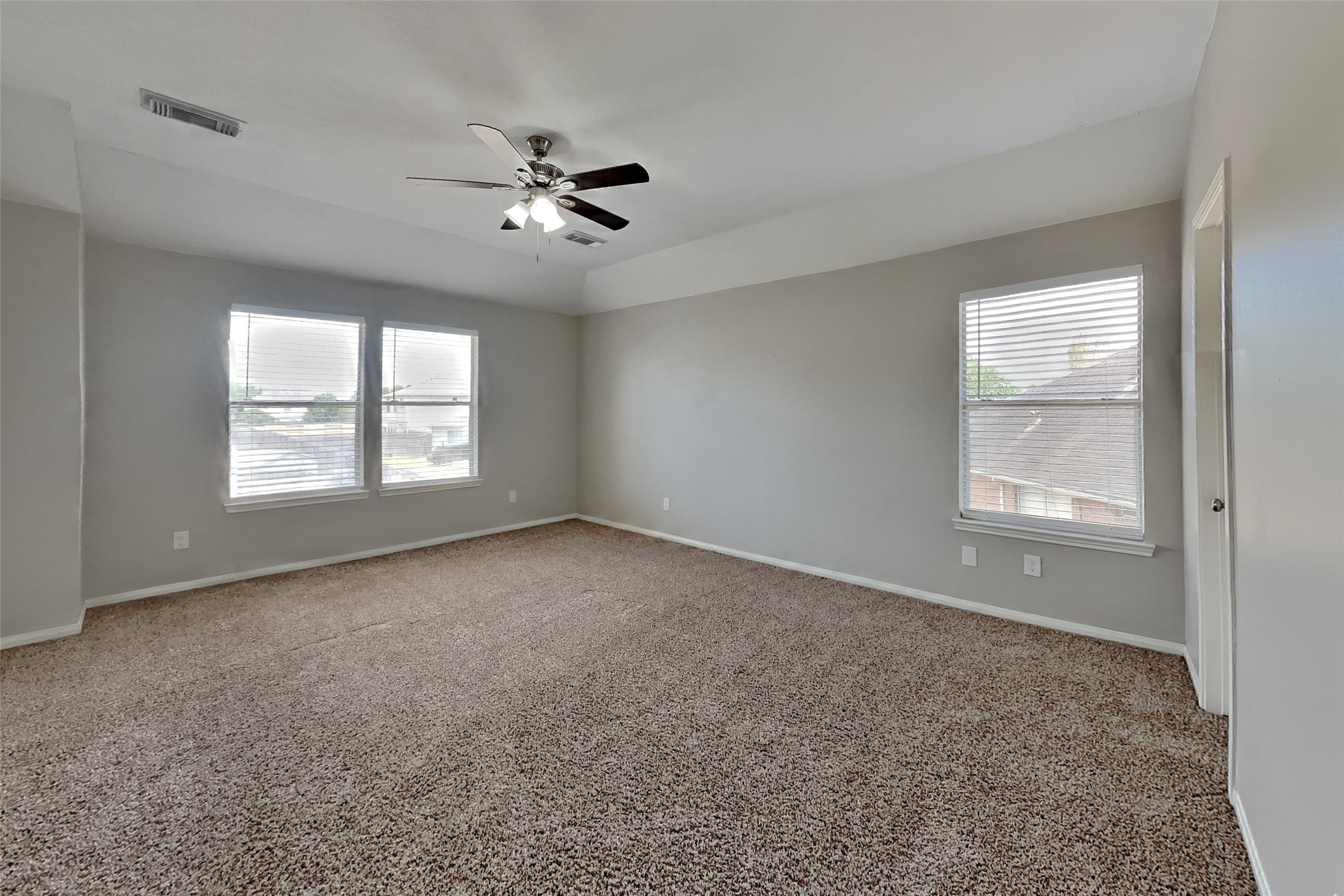 3143 Rainpark Lane Property Photo 8
