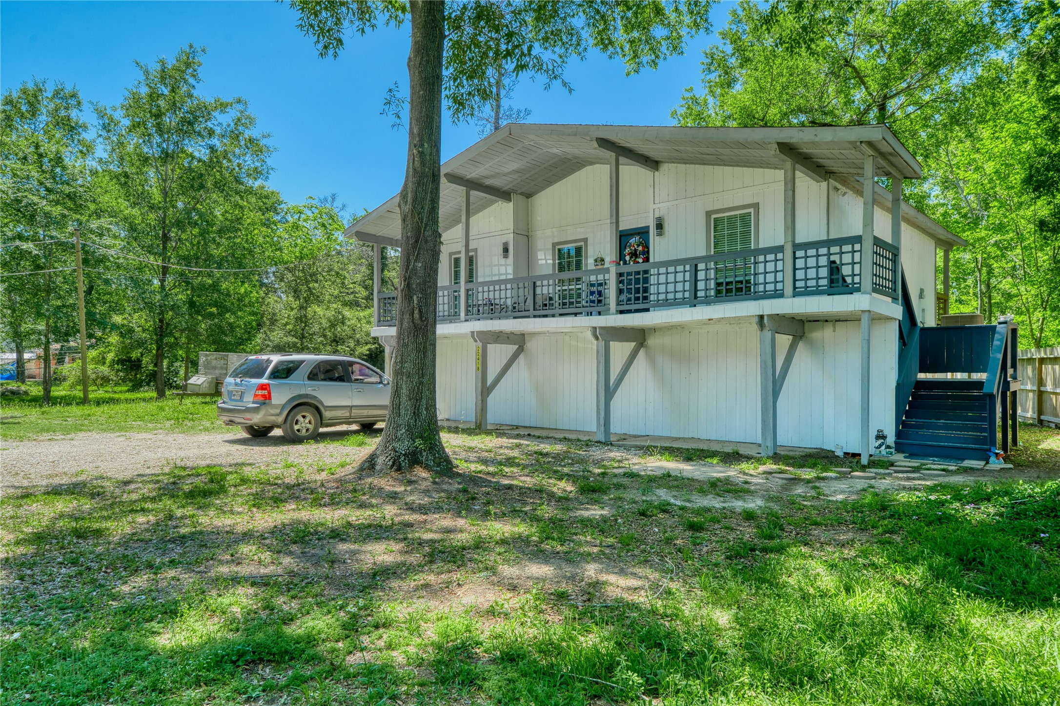 22418 E Shorewood Loop E Property Photo 2