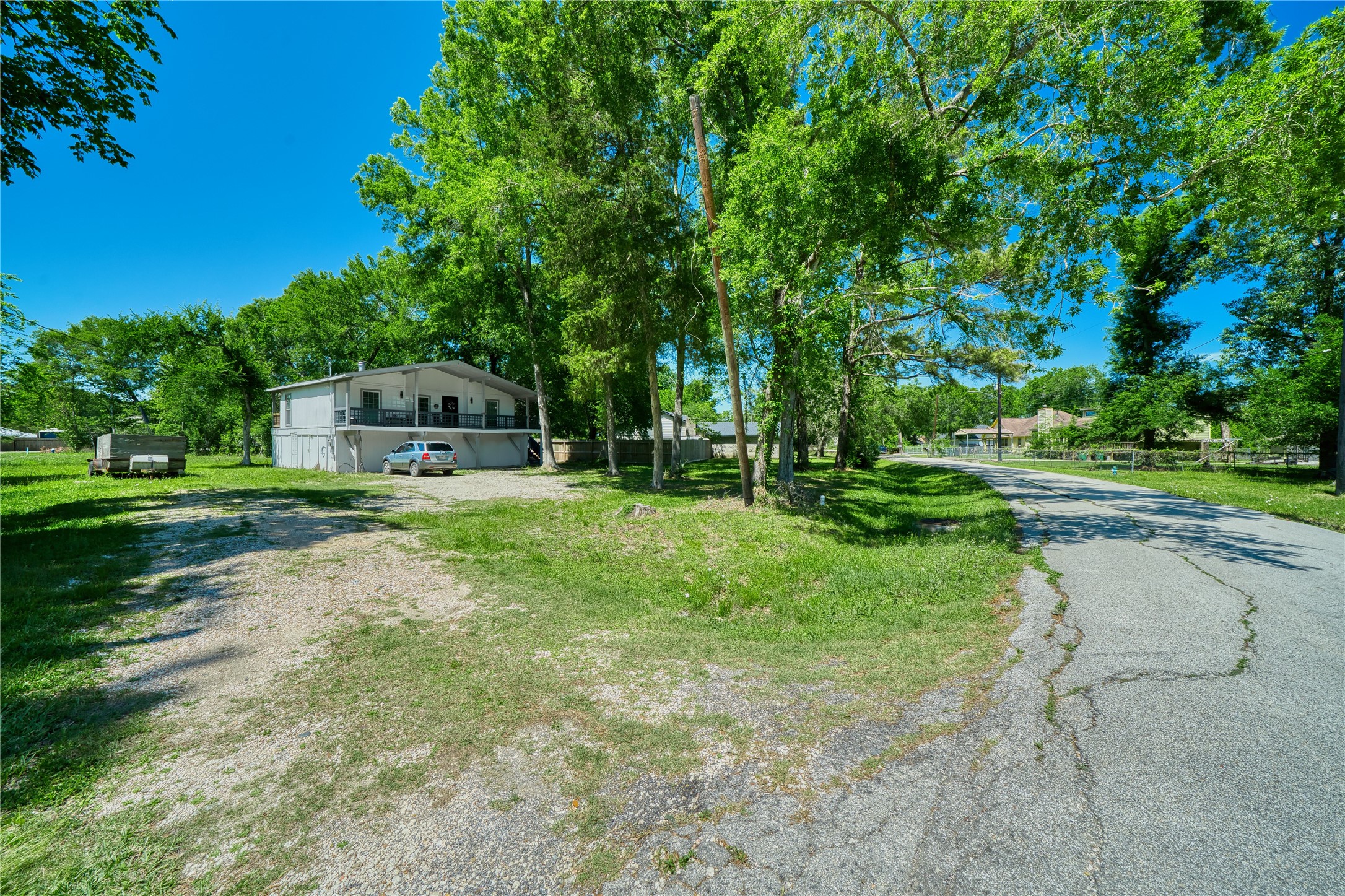 22418 E Shorewood Loop E Property Photo 3