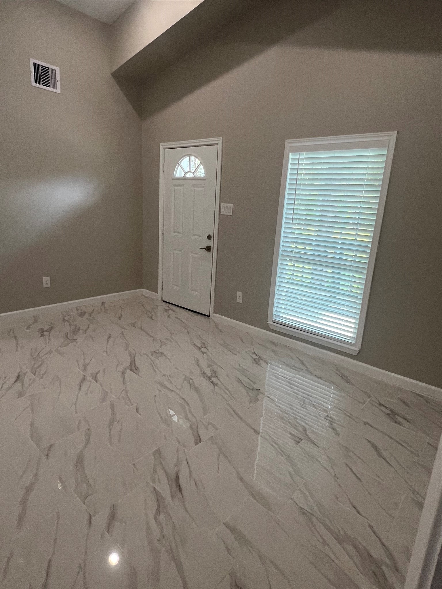 22418 E Shorewood Loop E Property Photo 8