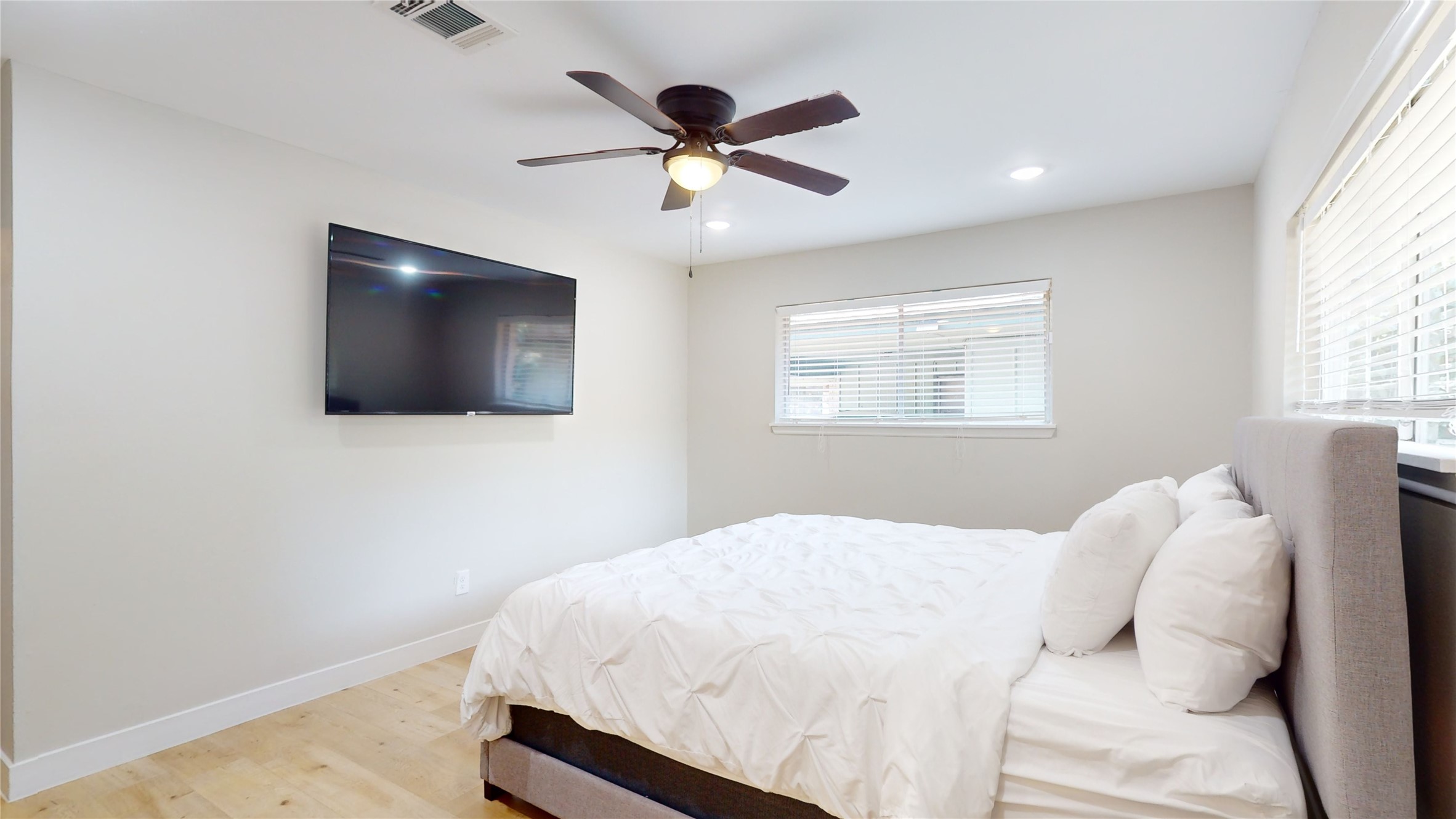 5455 Birdwood Road Property Photo 14