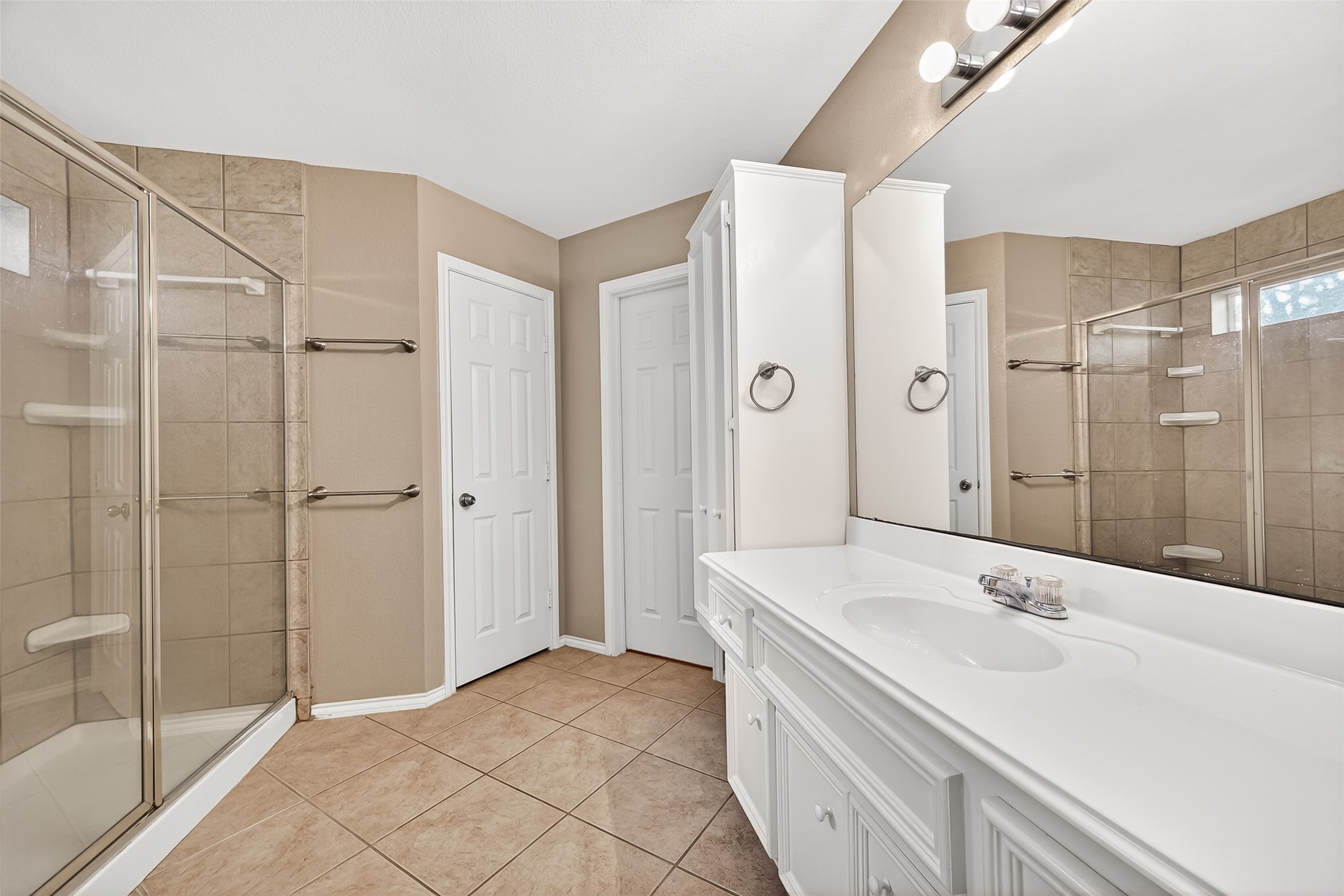 16715 Red Falls Circle Property Photo 15