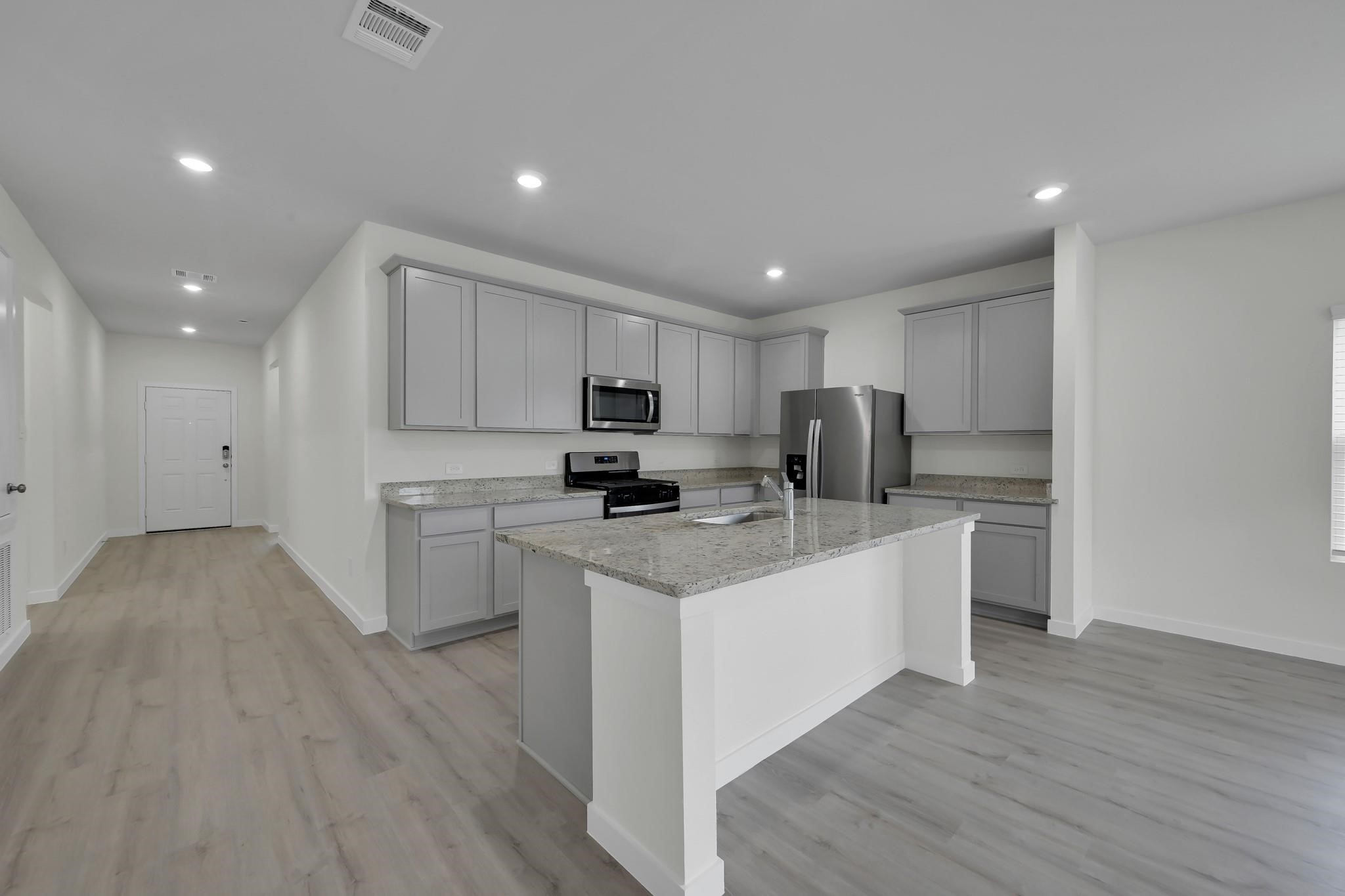 14309 Ash Tree Drive Property Photo 4