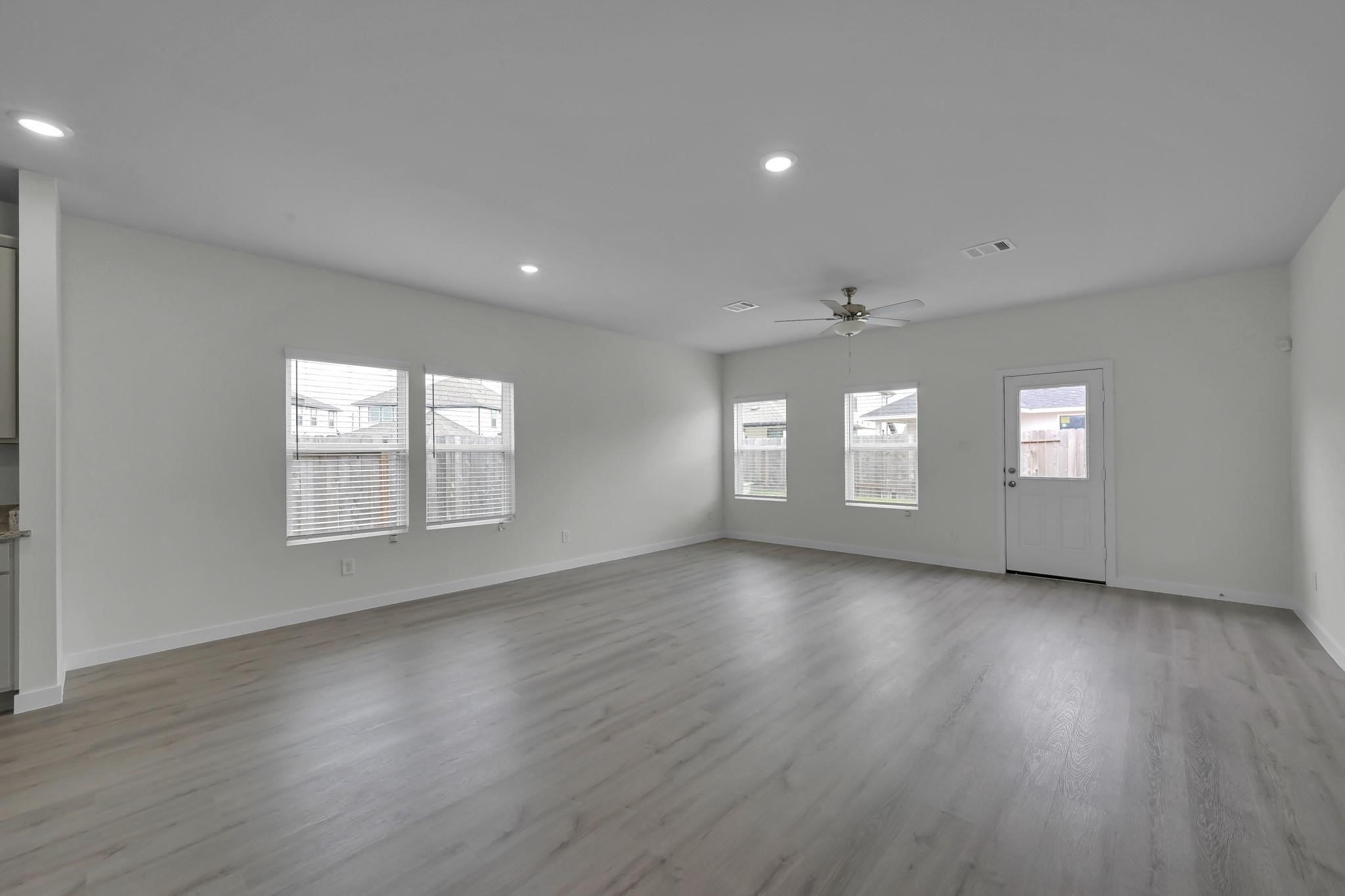 14309 Ash Tree Drive Property Photo 5