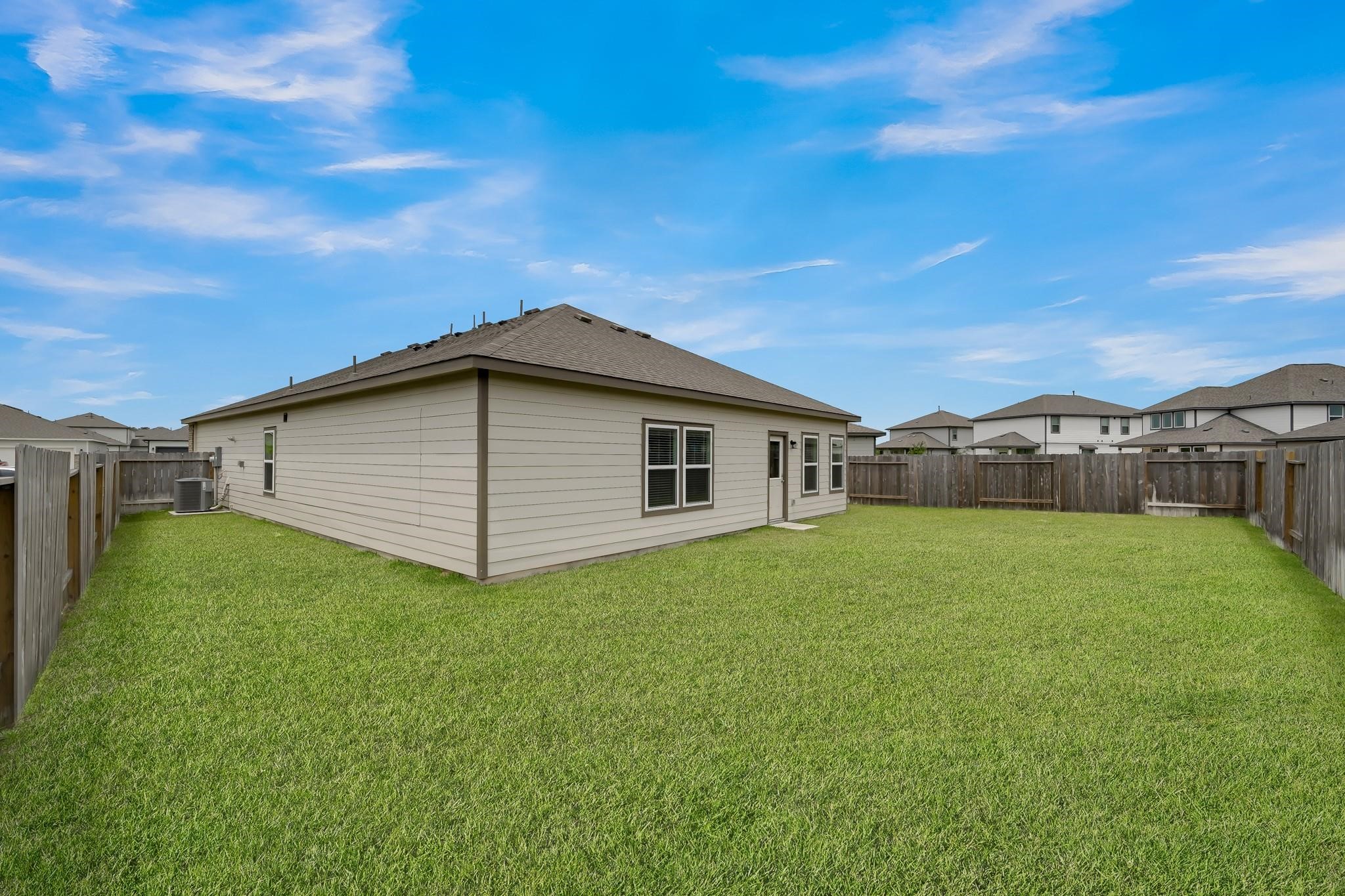 14309 Ash Tree Drive Property Photo 8