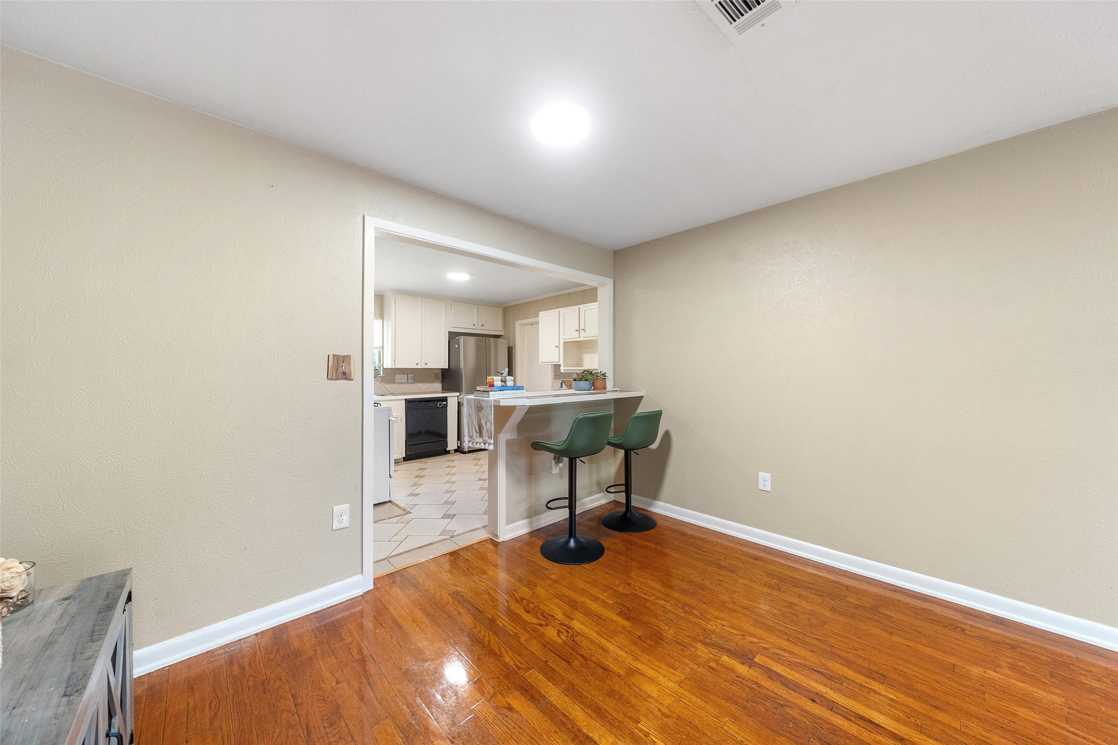 1105 Thomas Avenue Property Photo 5