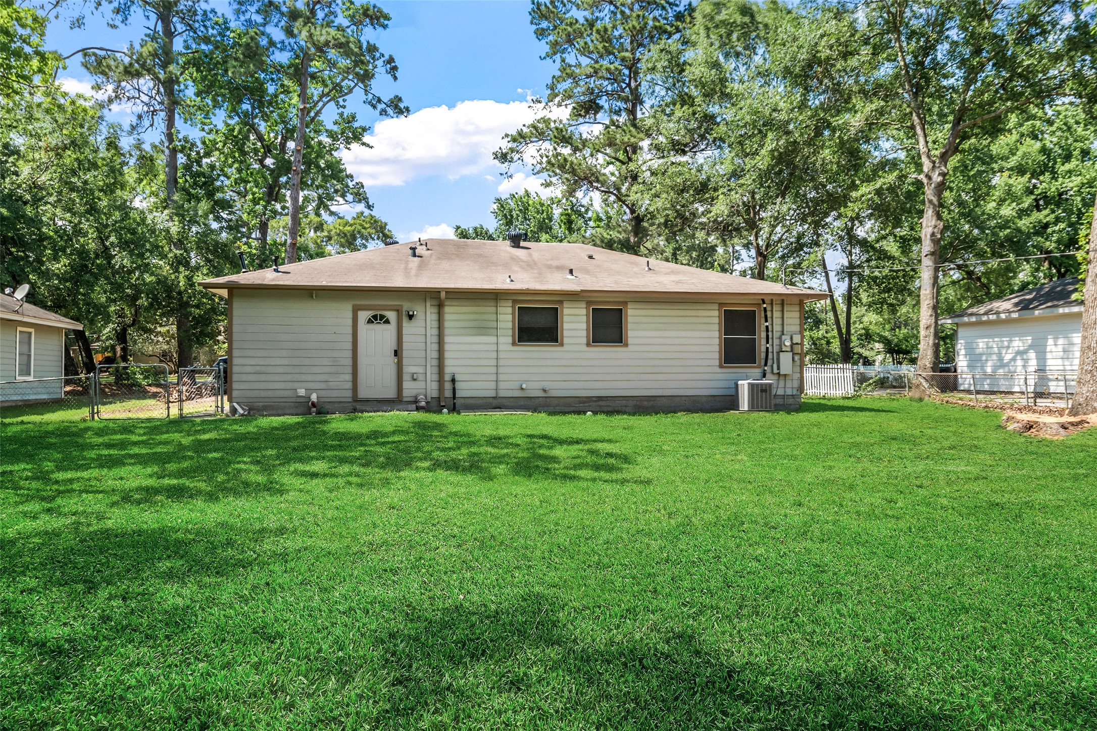 1105 Thomas Avenue Property Photo 11