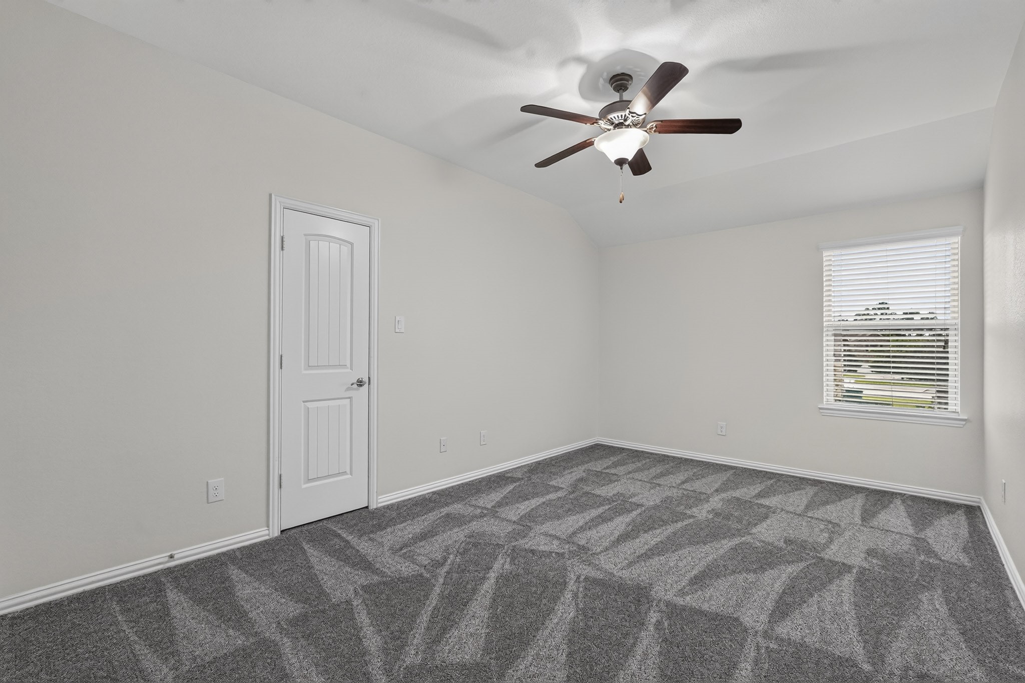 13302 Maywater Crest Court Property Photo 33