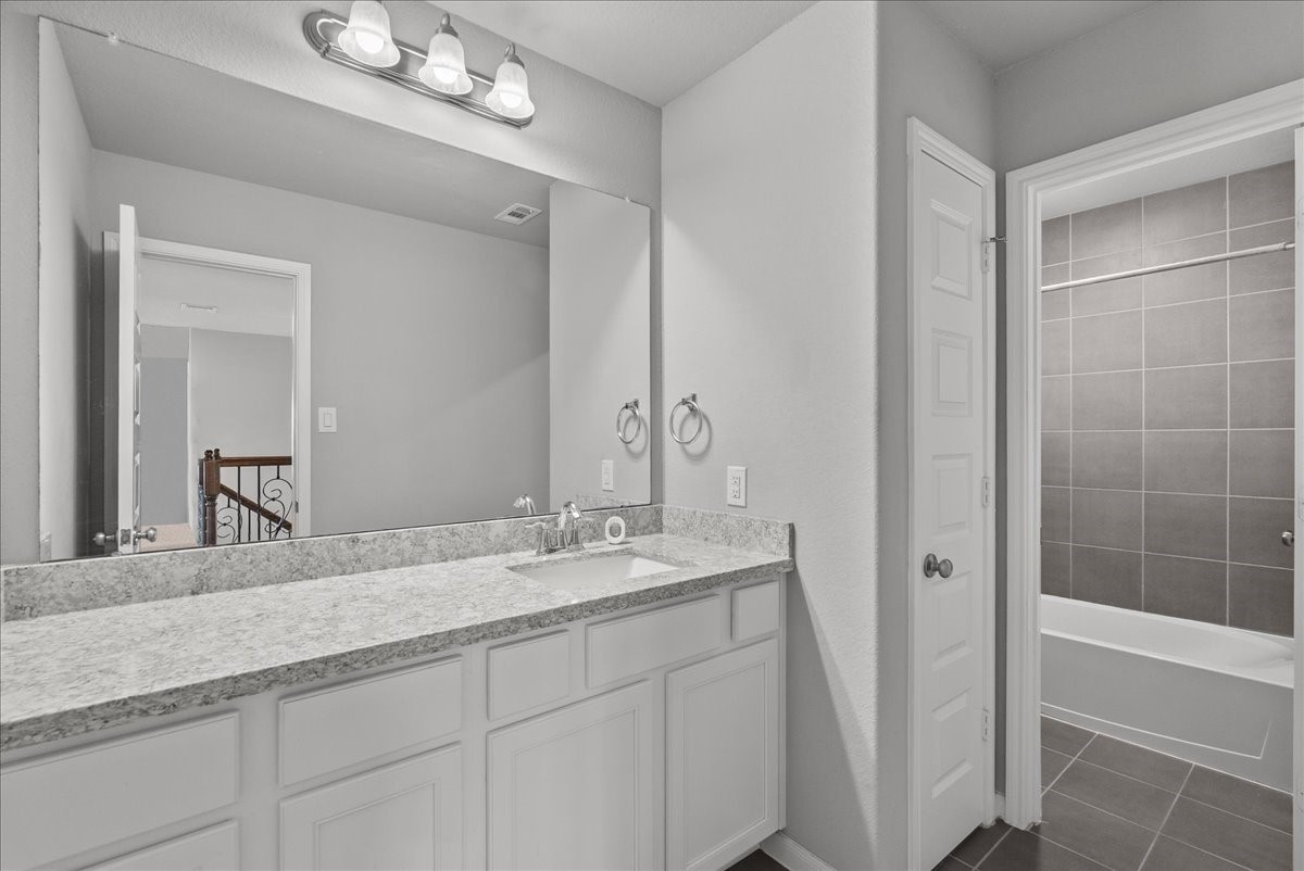 1833 Kenley Way Property Photo 32