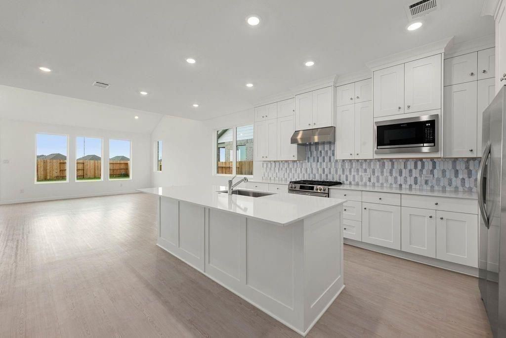 6411 Symphony Wave Dr Property Photo 3