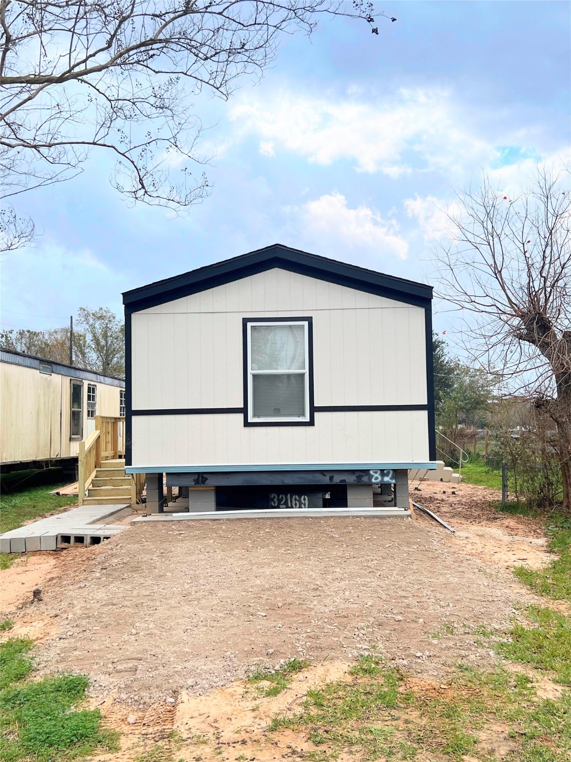 1614 Oleander Street B Property Photo 2