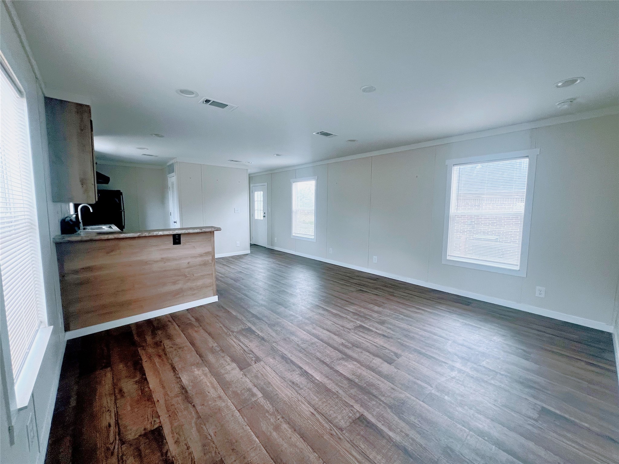 1614 Oleander Street B Property Photo 5