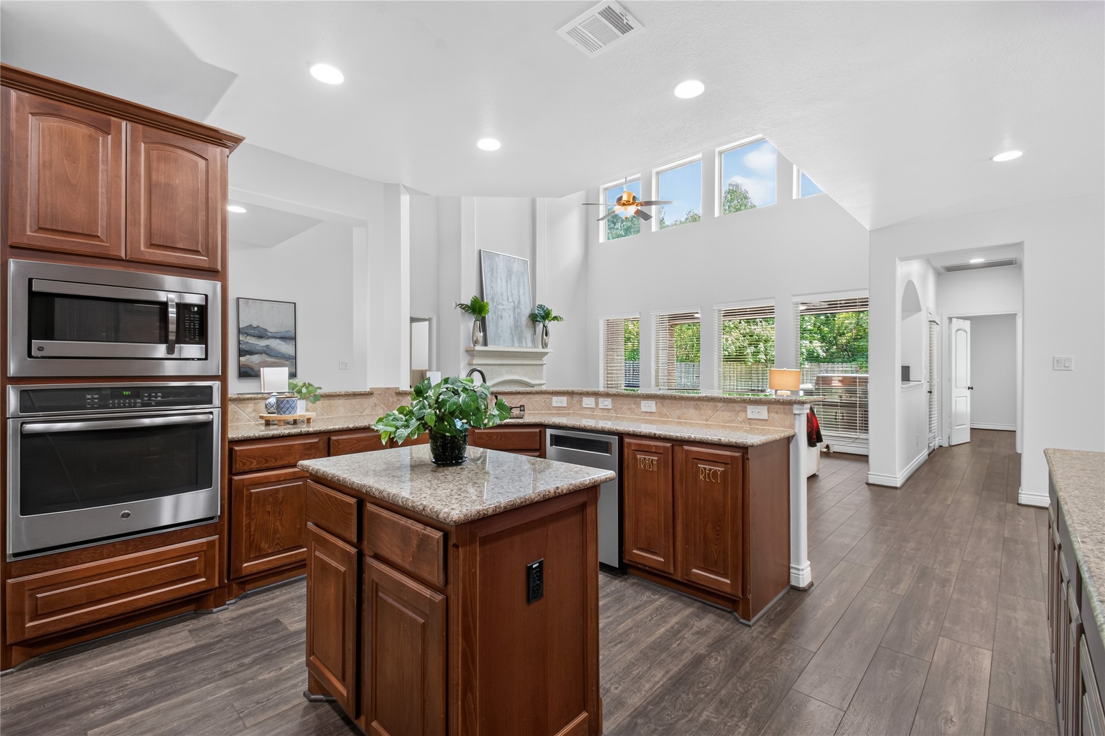 164 Deerfield Meadow Drive Property Photo 16