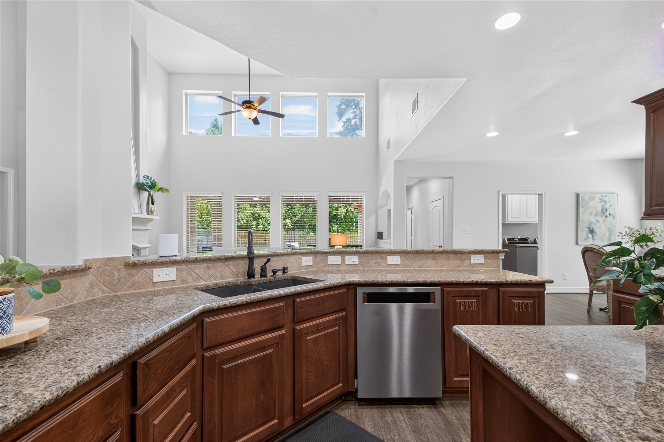 164 Deerfield Meadow Drive Property Photo 18