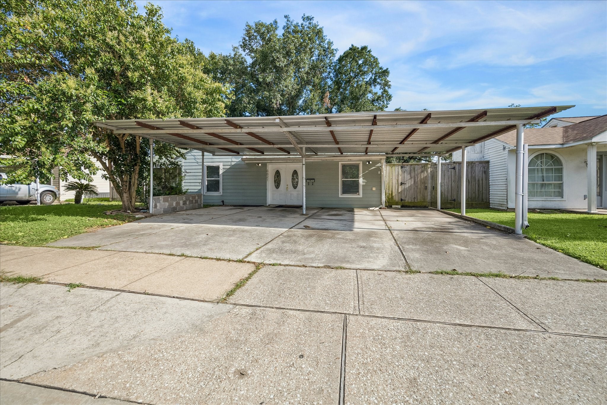 6621 Westview Property Photo 2