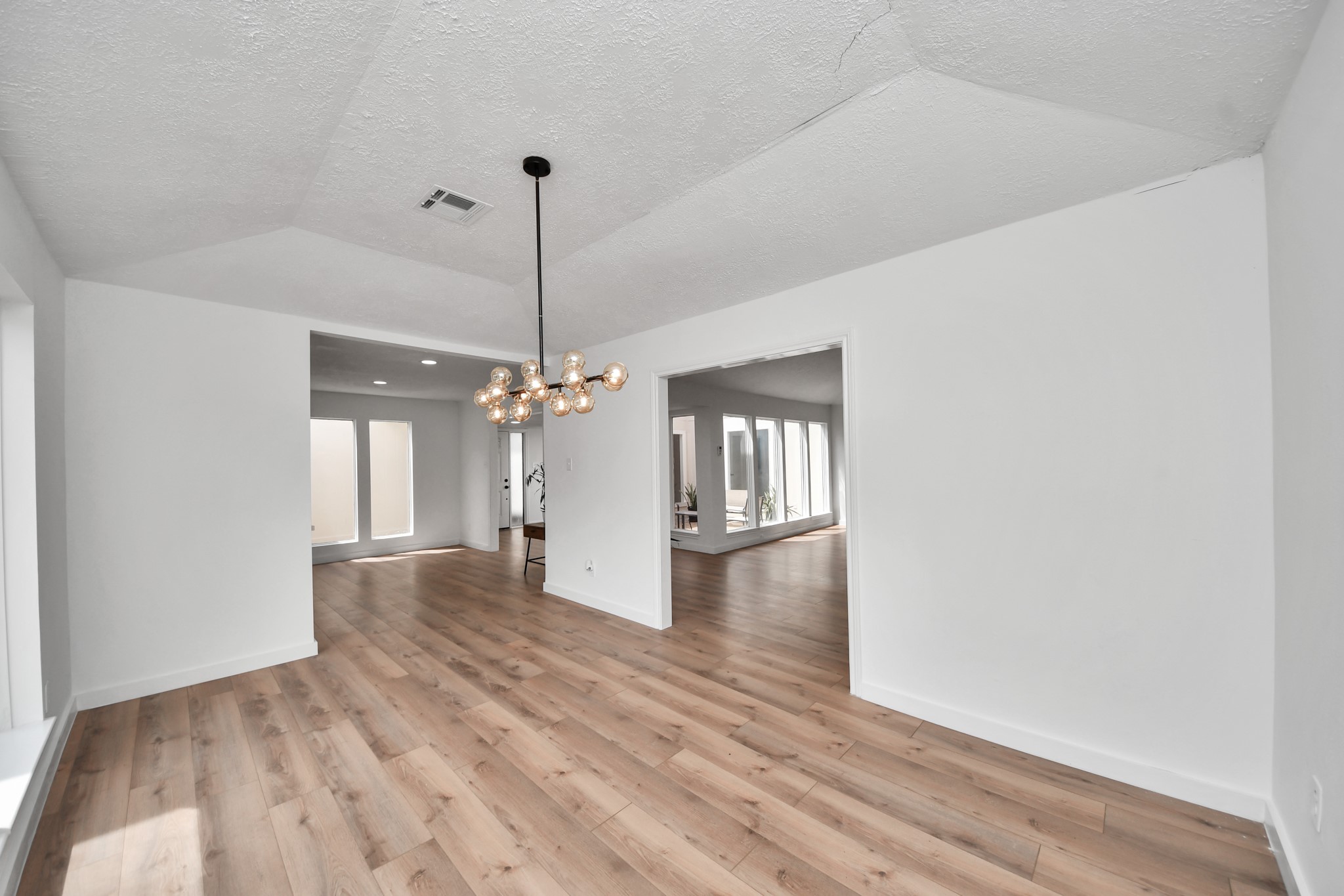 2302 Quail Valley East Drive Property Photo 22