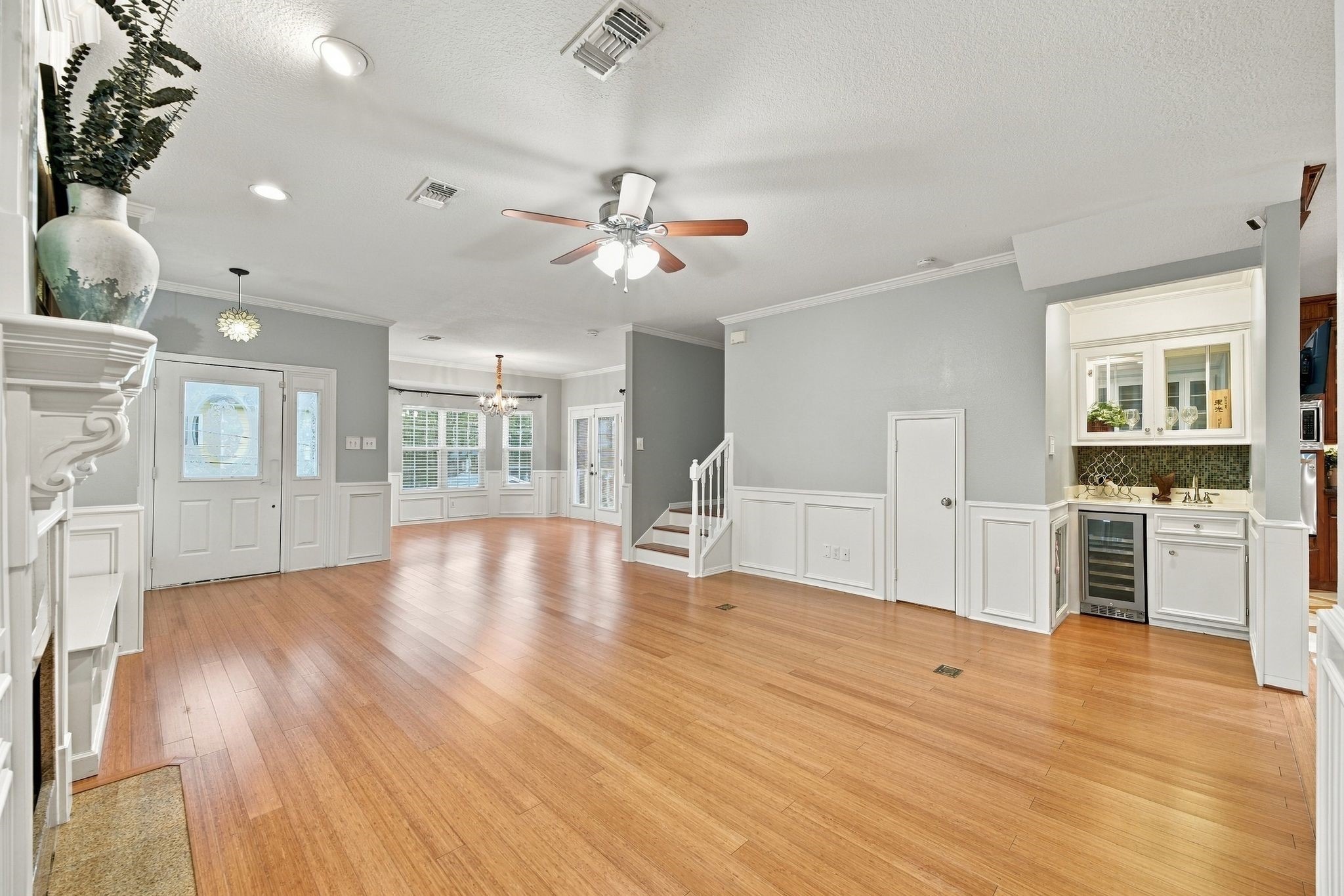 920 Grove Road Property Photo 7