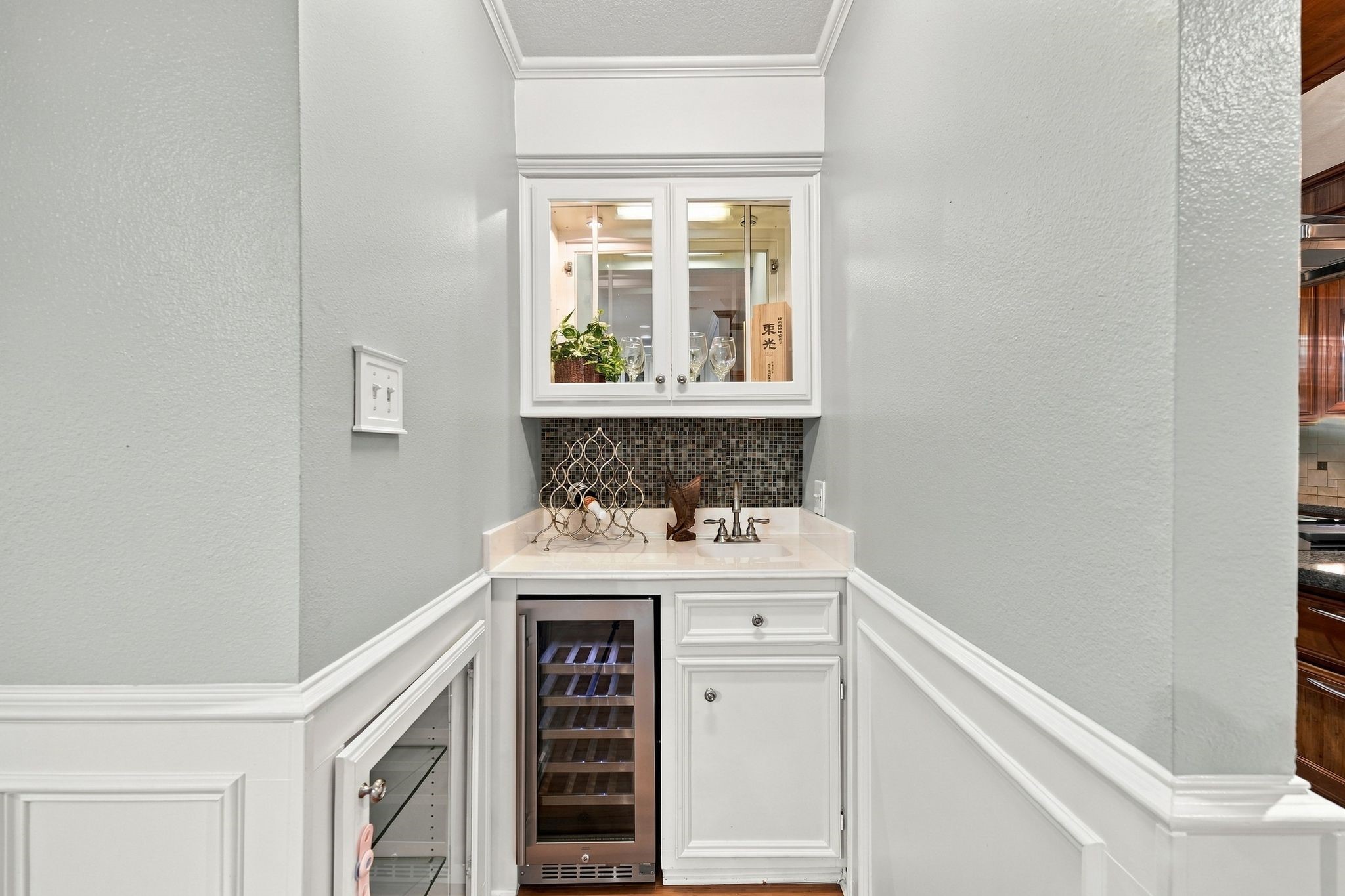 920 Grove Road Property Photo 8