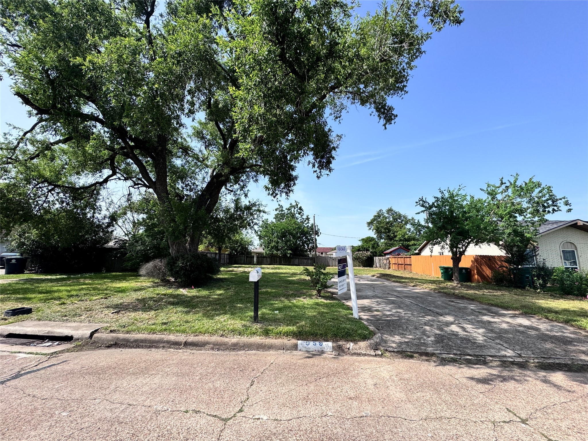 959 Greatwood Drive Property Photo 1