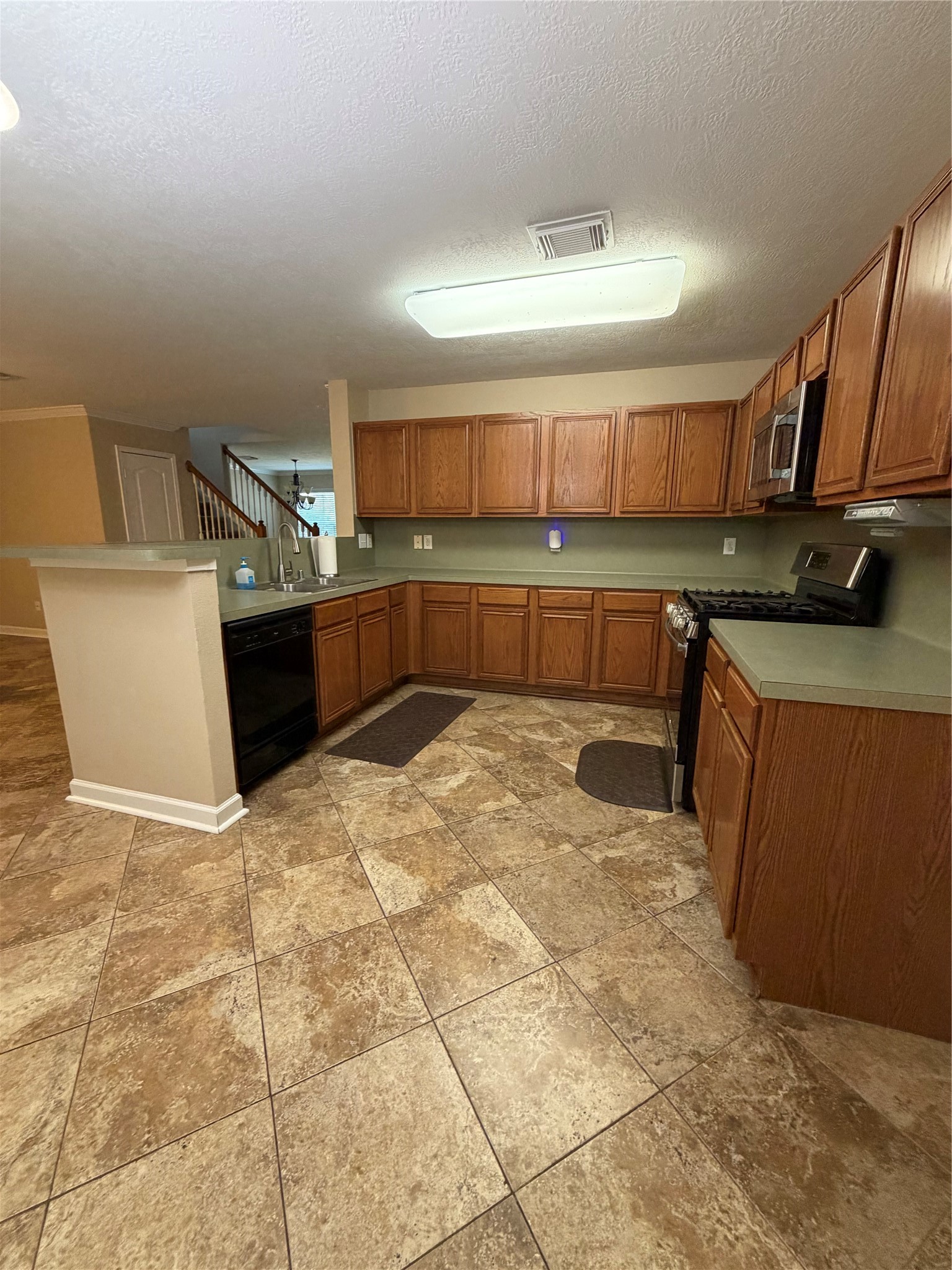 7739 Hunters Peak Lane Property Photo 6
