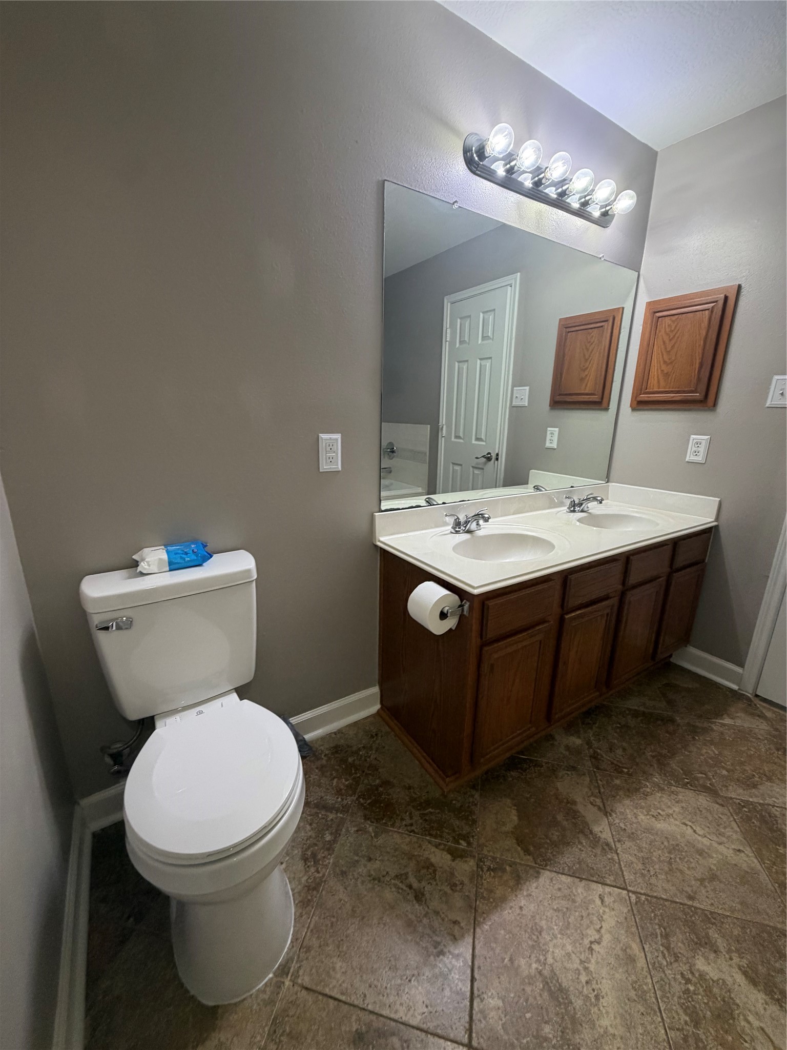 7739 Hunters Peak Lane Property Photo 10