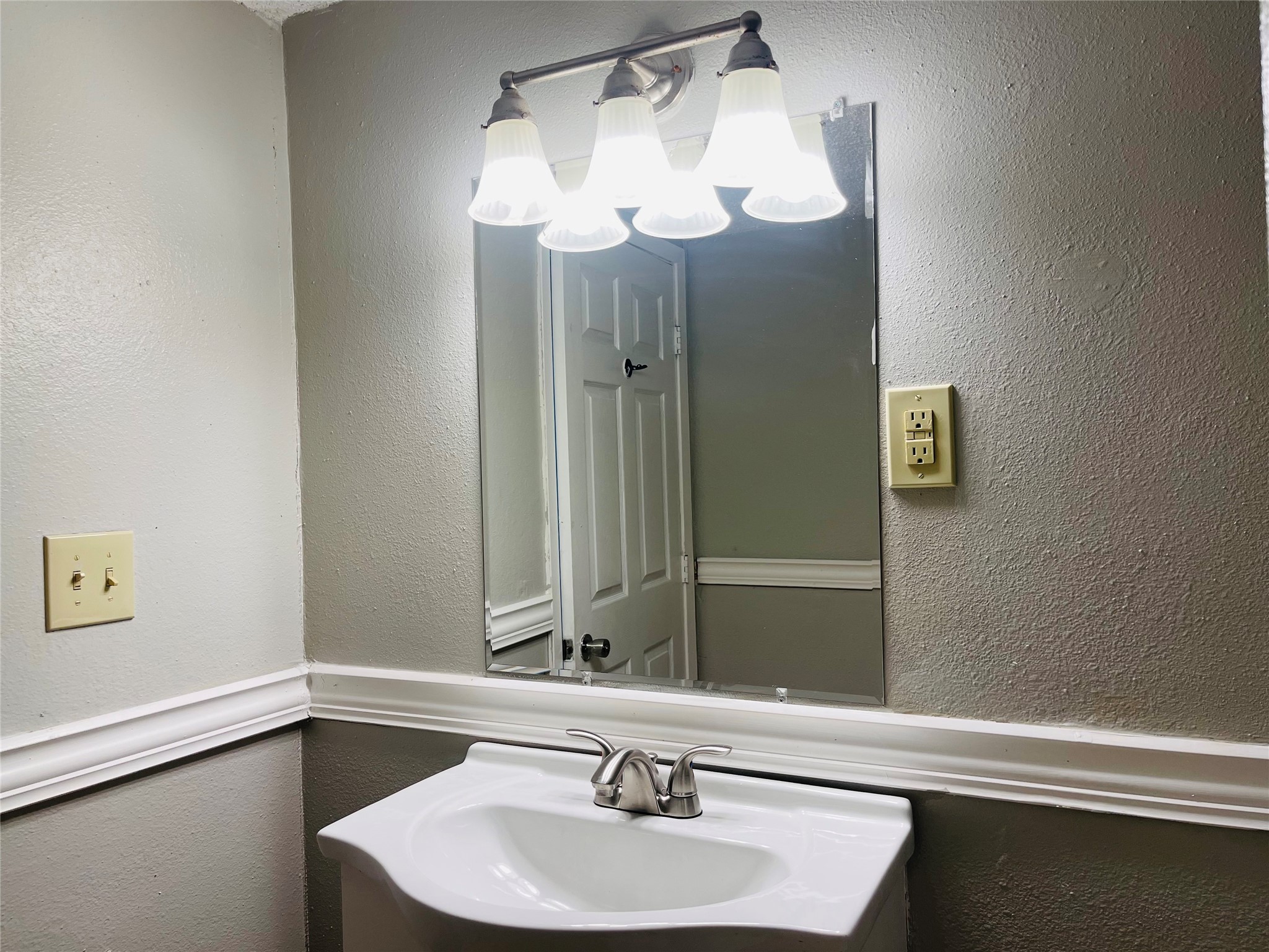 166 Sycamore Street Property Photo 25