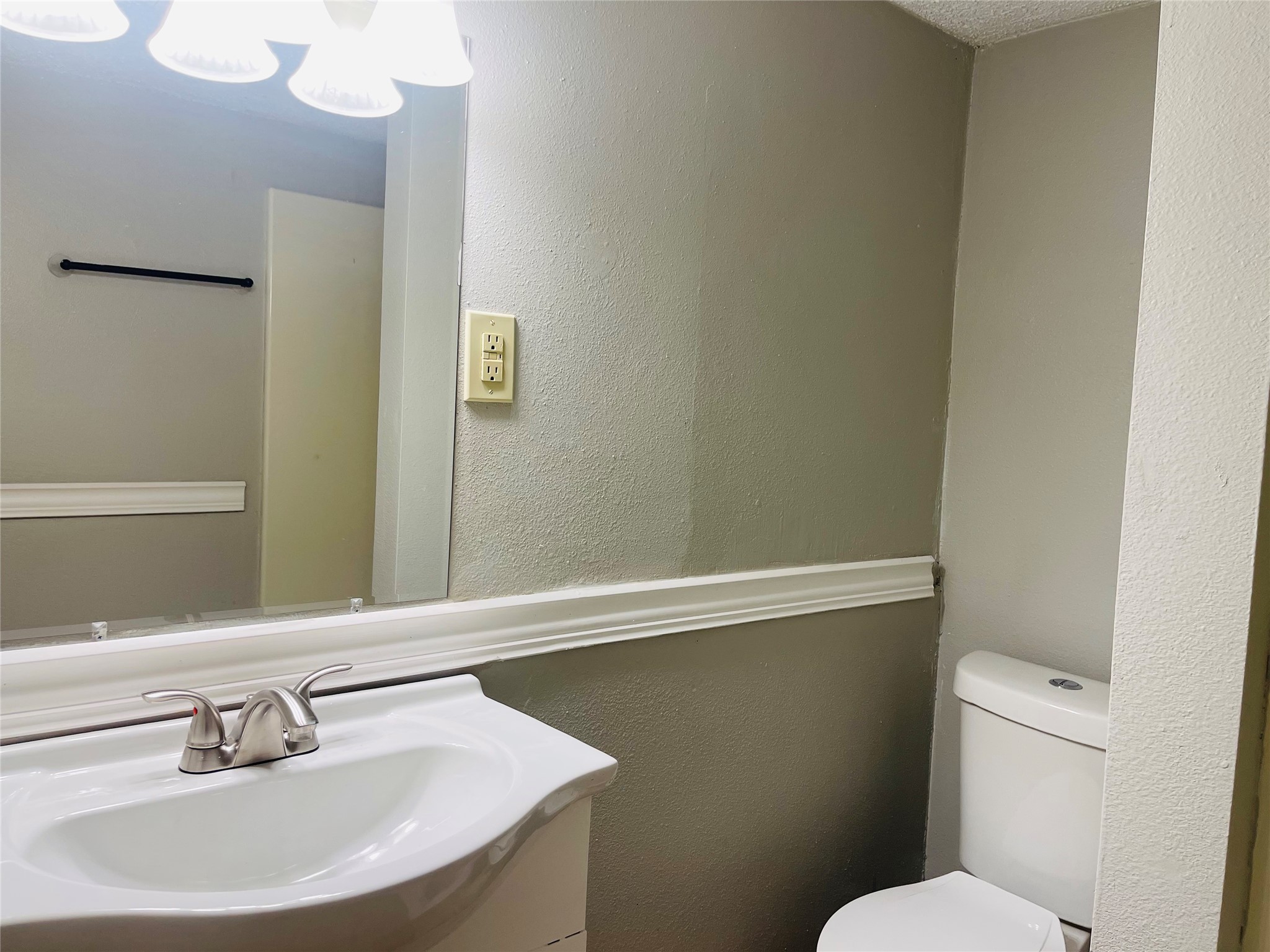 166 Sycamore Street Property Photo 26