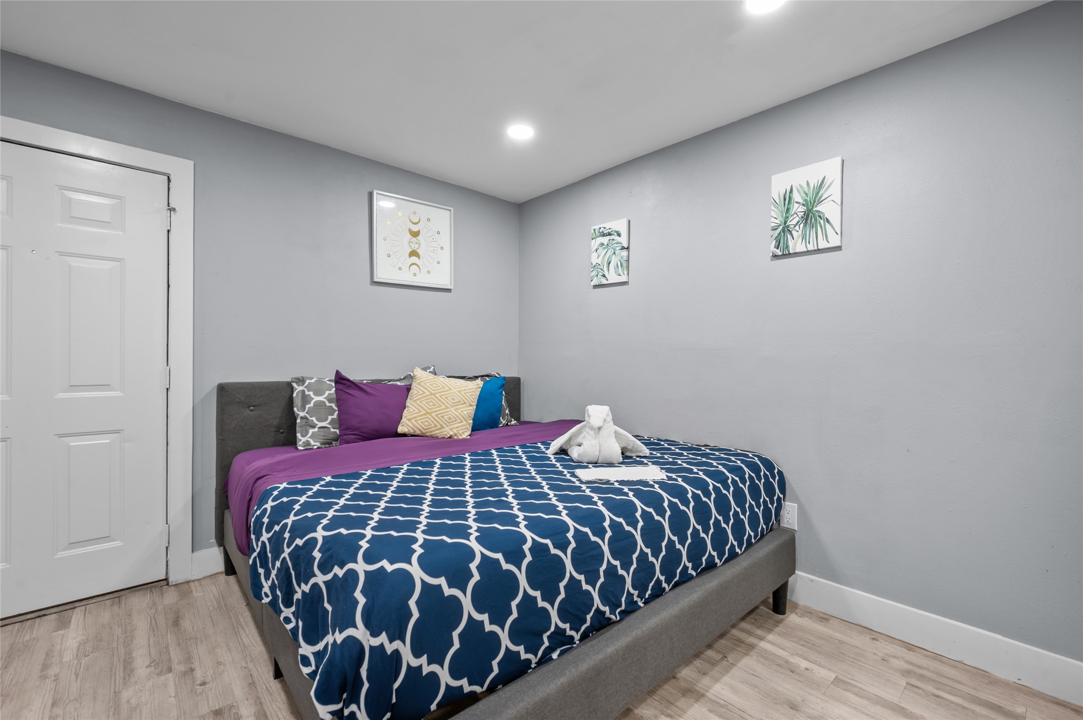 1116 Banks Street E Property Photo 12